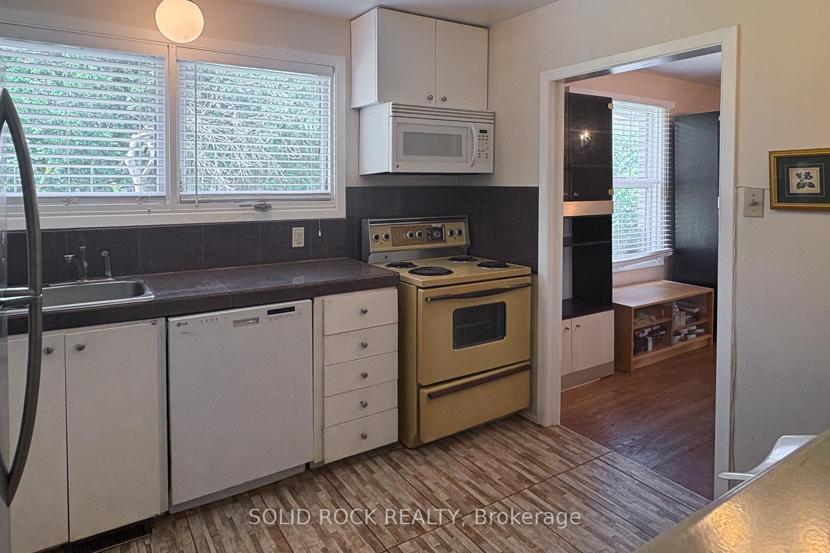 Photo 12 of 2994 Hyde Street, Ottawa, Riverside Park South — HOMEH
