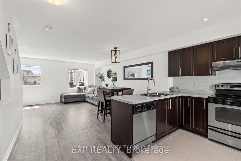 Photo 11 of 517 Simran Private, Ottawa, Barrhaven - Cedargrove/Fraserdale — HOMEH