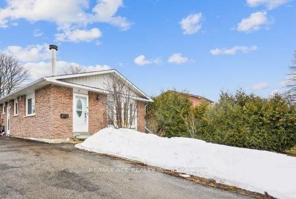 Front of Unit Upper, 45 Snowball Crescent