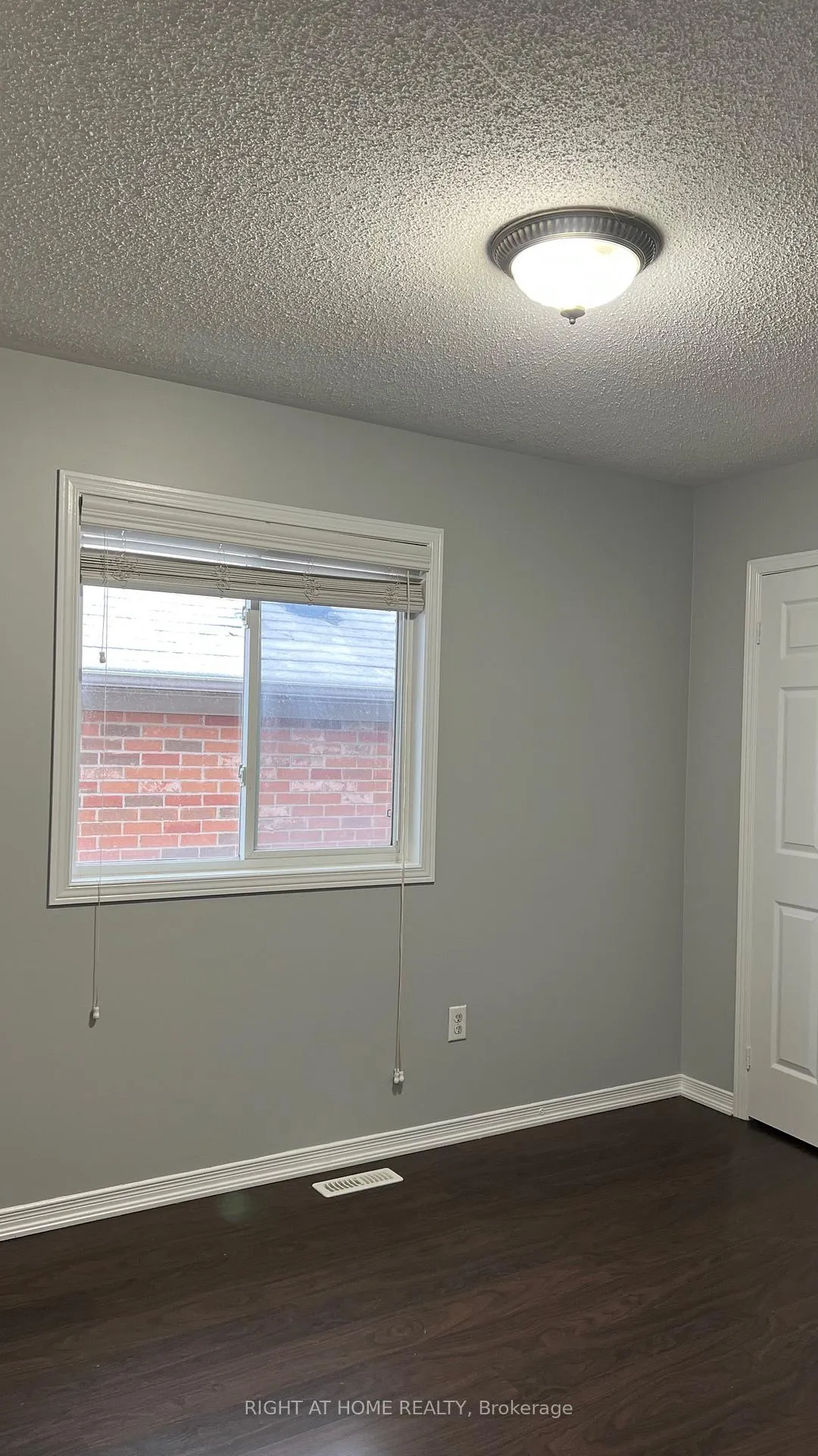 Photo 8 of 385 Conover Avenue, Aurora, Bayview Northeast — HOMEH