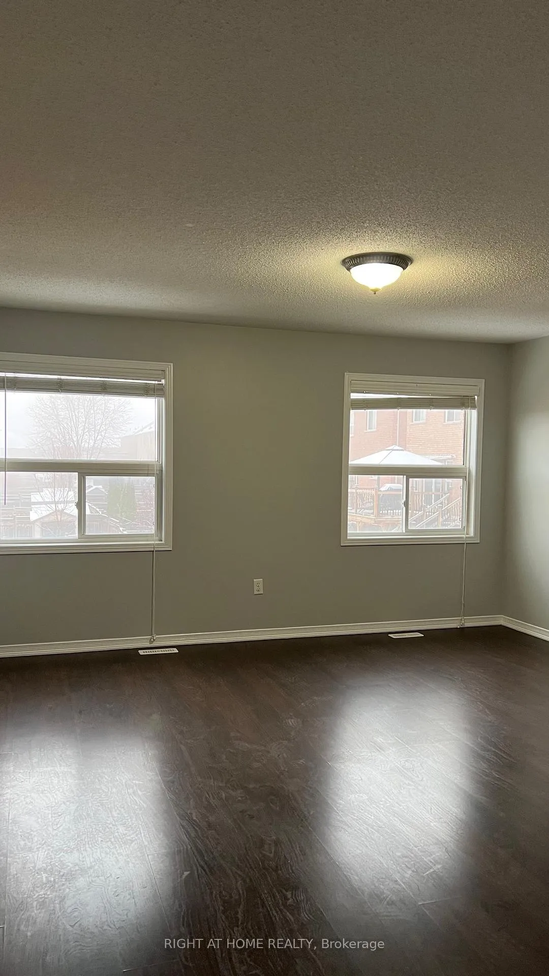Photo 9 of 385 Conover Avenue, Aurora, Bayview Northeast — HOMEH