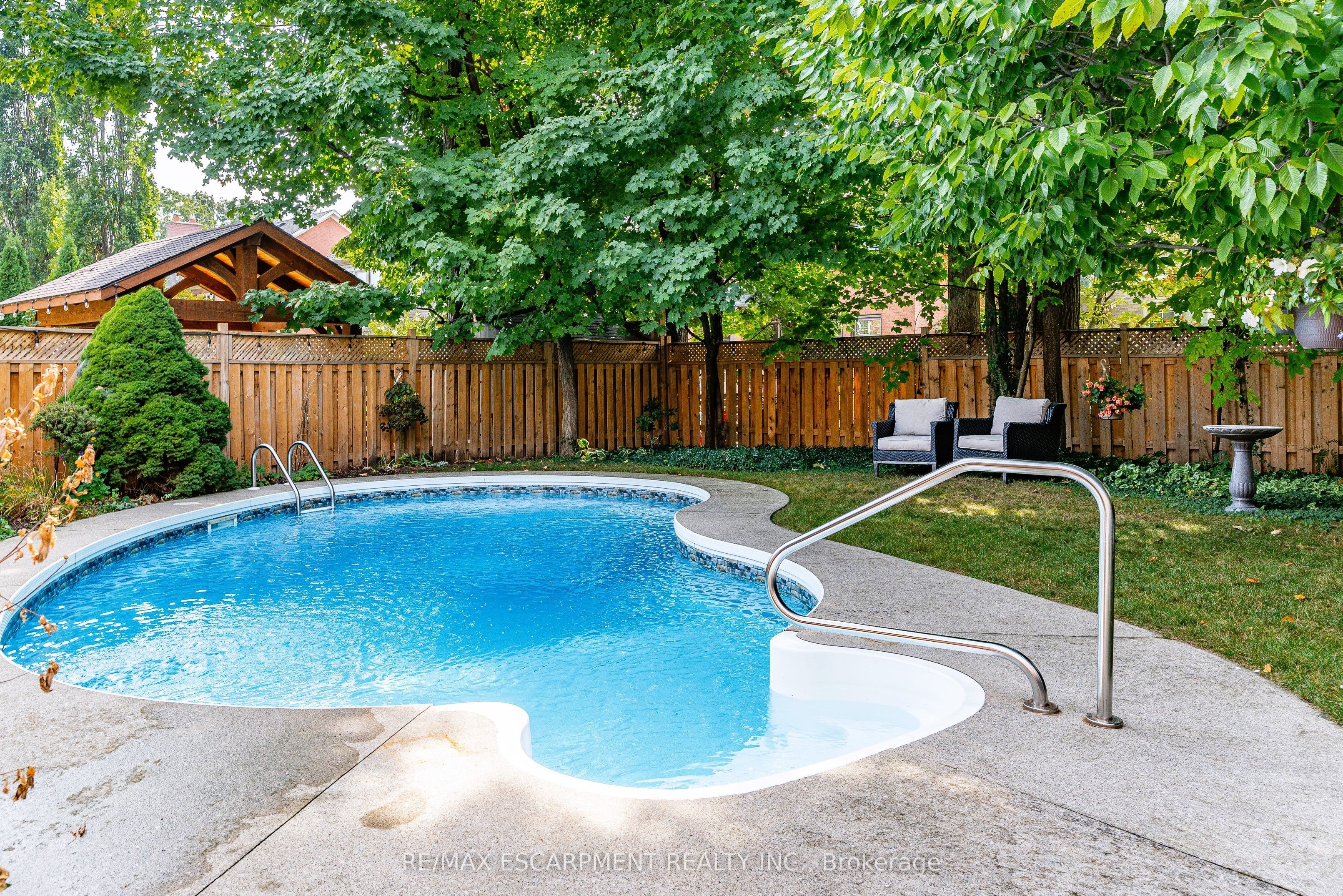 Photo 64 of 2068 Pipers Court, Burlington, Rose — HOMEH