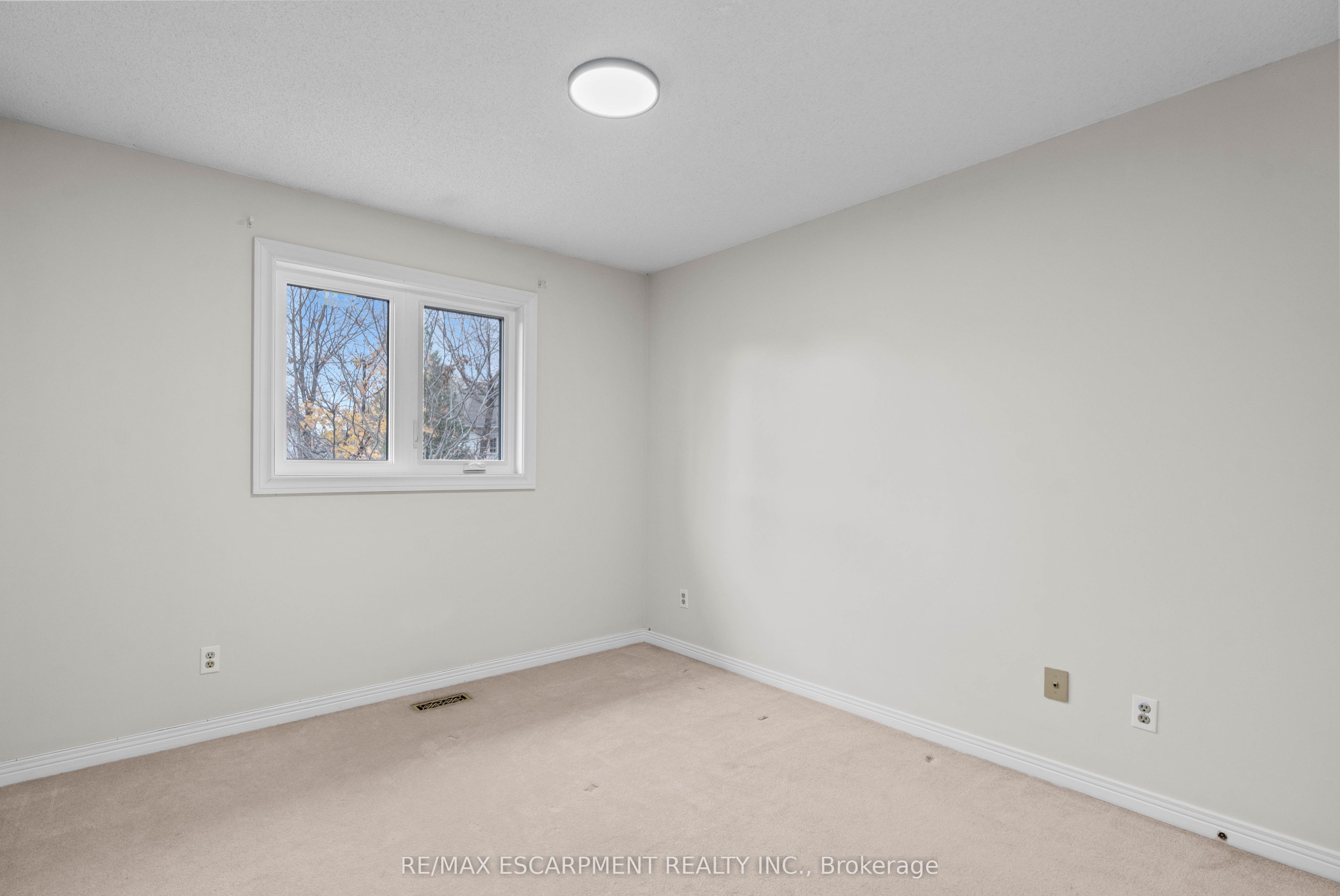 Photo 58 of 2068 Pipers Court, Burlington, Rose — HOMEH