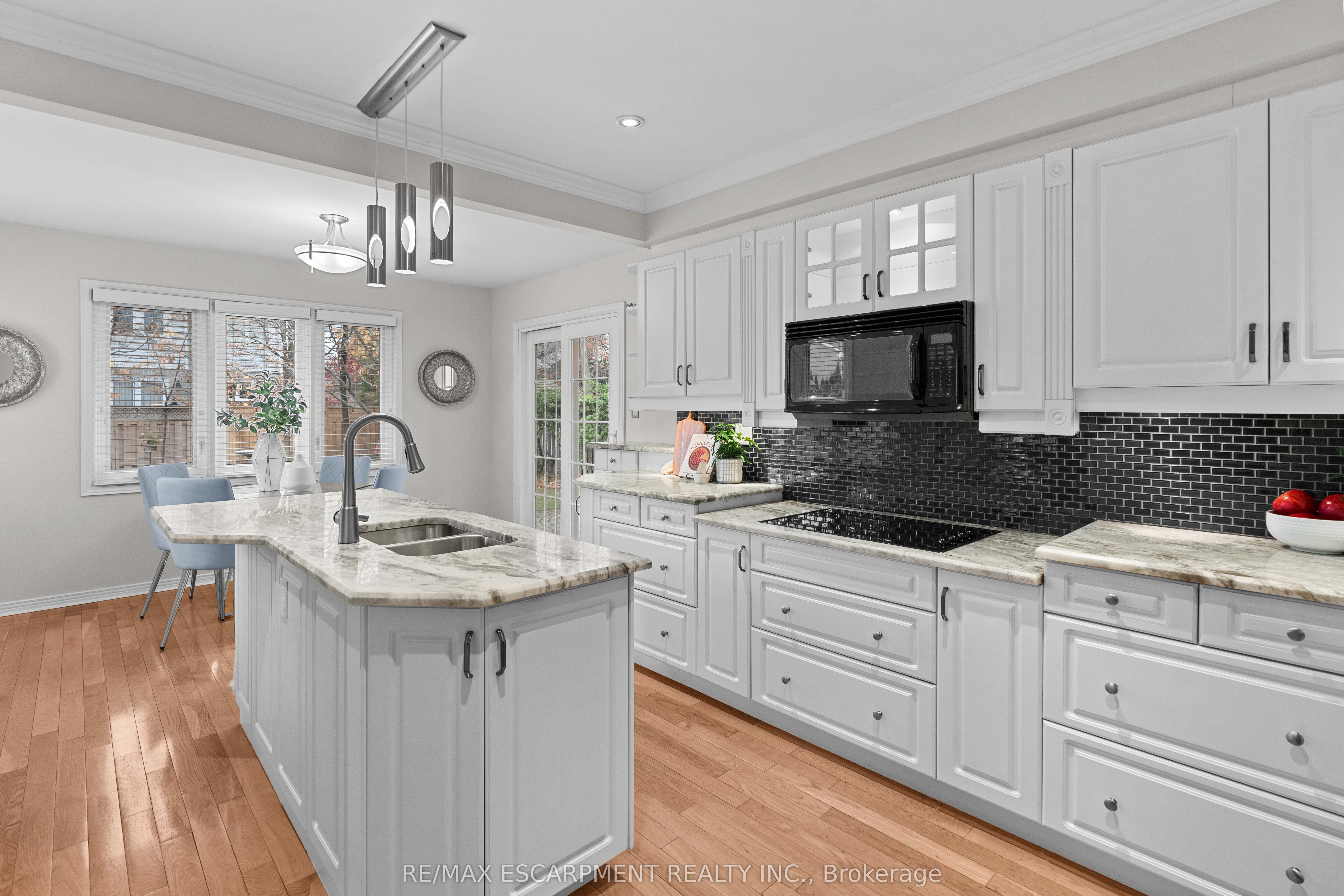 Photo 47 of 2068 Pipers Court, Burlington, Rose — HOMEH