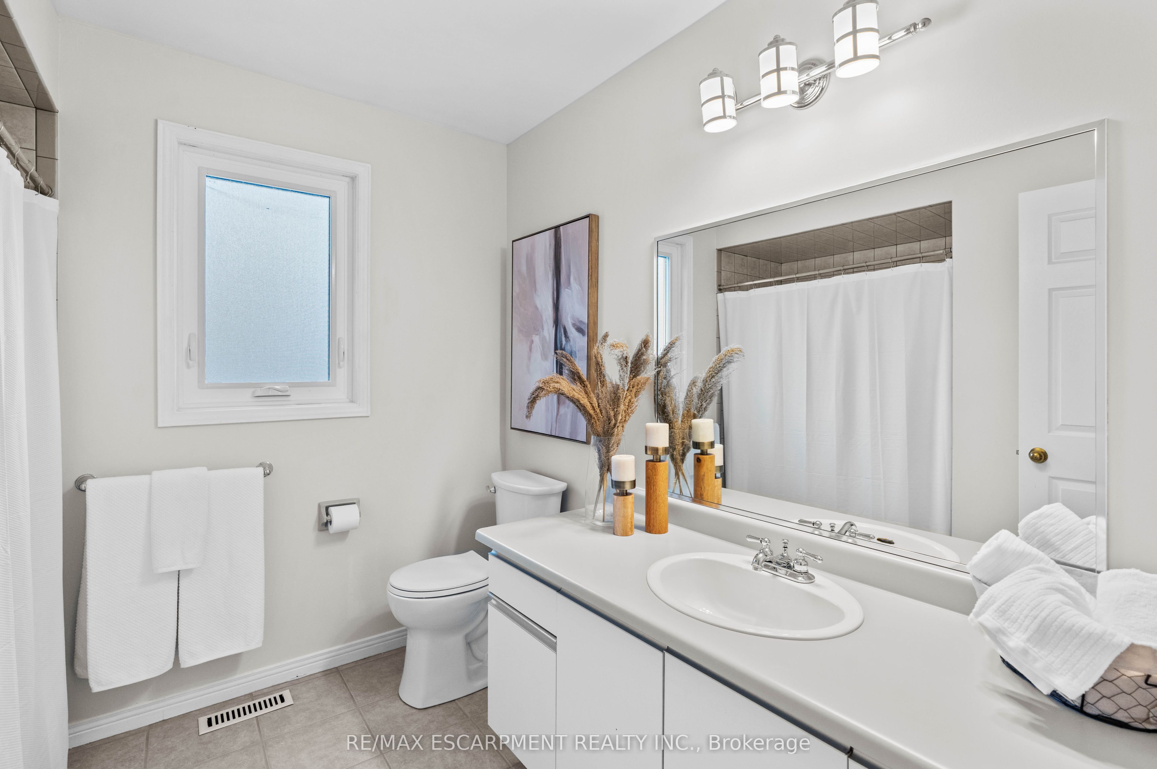 Photo 59 of 2068 Pipers Court, Burlington, Rose — HOMEH