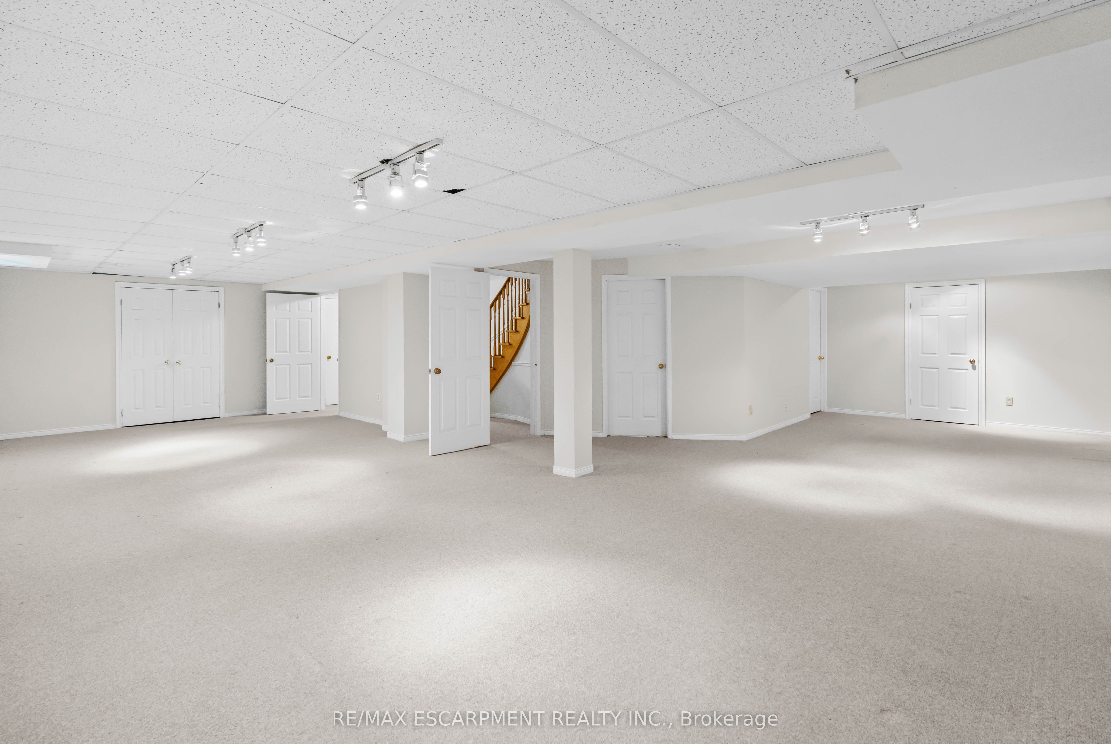 Photo 61 of 2068 Pipers Court, Burlington, Rose — HOMEH