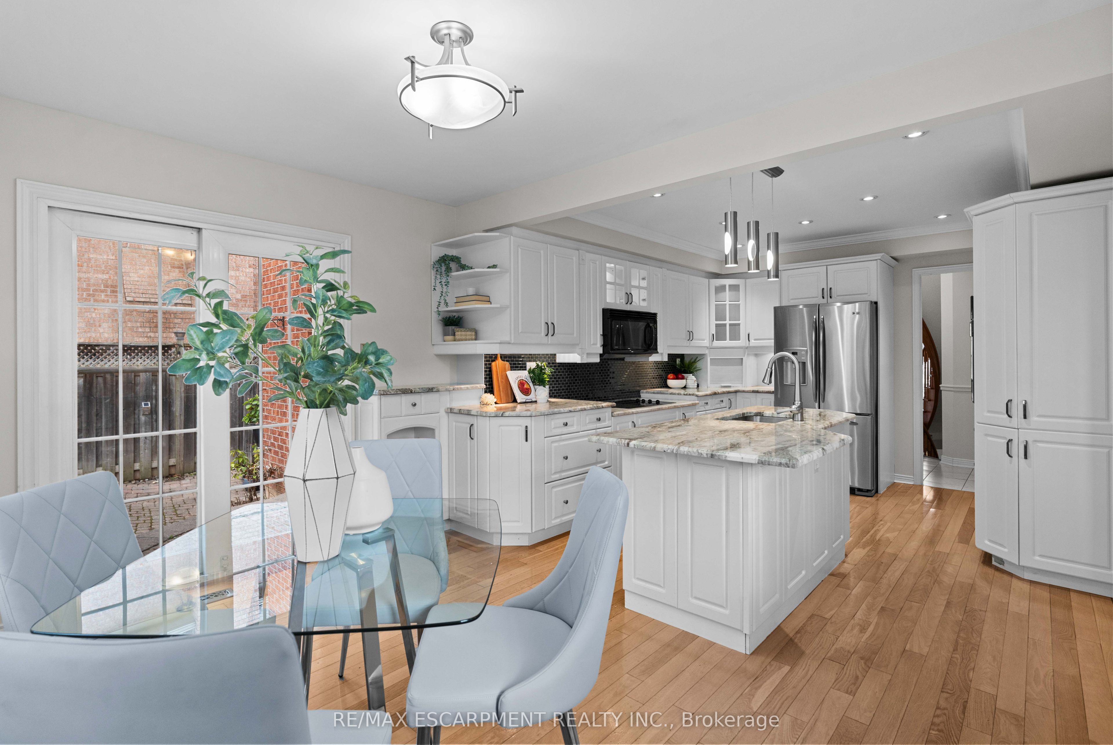 Photo 49 of 2068 Pipers Court, Burlington, Rose — HOMEH