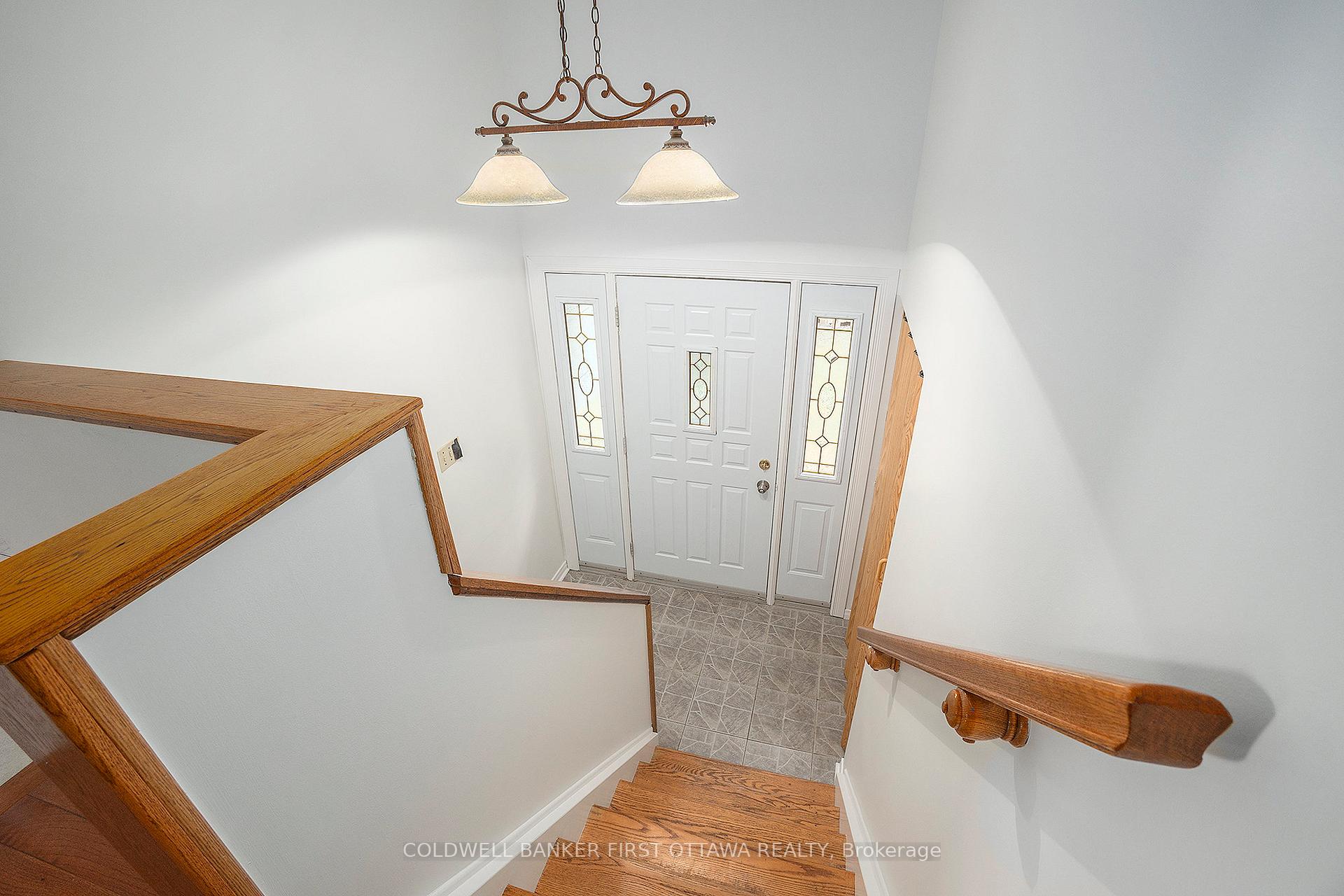 Photo 8 of 27 Ariel Court, Ottawa, Westcliffe Estates — HOMEH