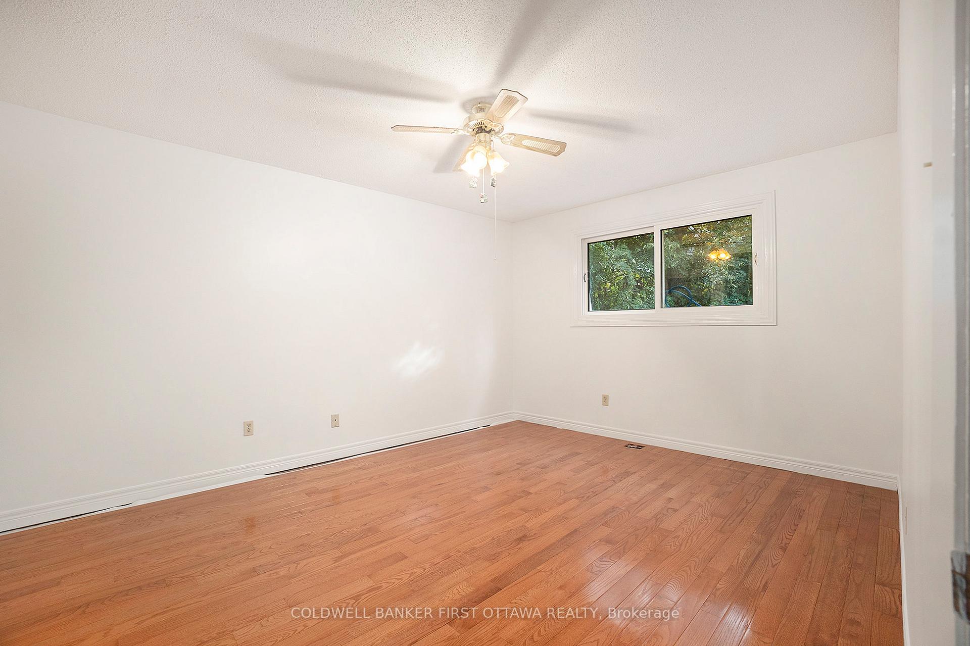 Photo 3 of 27 Ariel Court, Ottawa, Westcliffe Estates — HOMEH