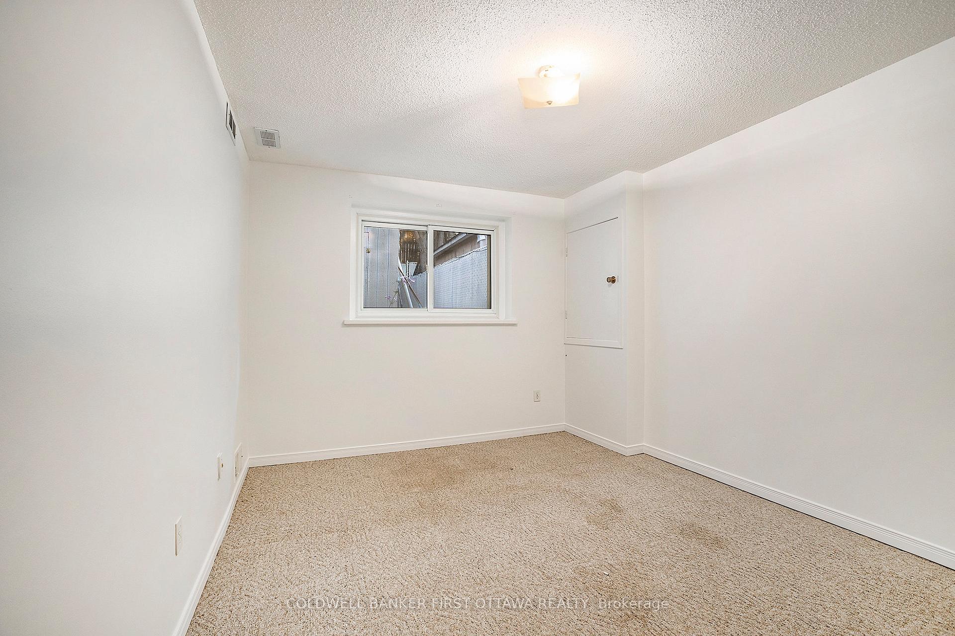 Photo 19 of 27 Ariel Court, Ottawa, Westcliffe Estates — HOMEH