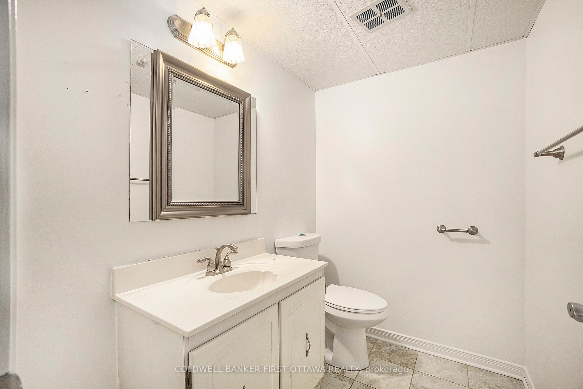 Photo 13 of 27 Ariel Court, Ottawa, Westcliffe Estates — HOMEH