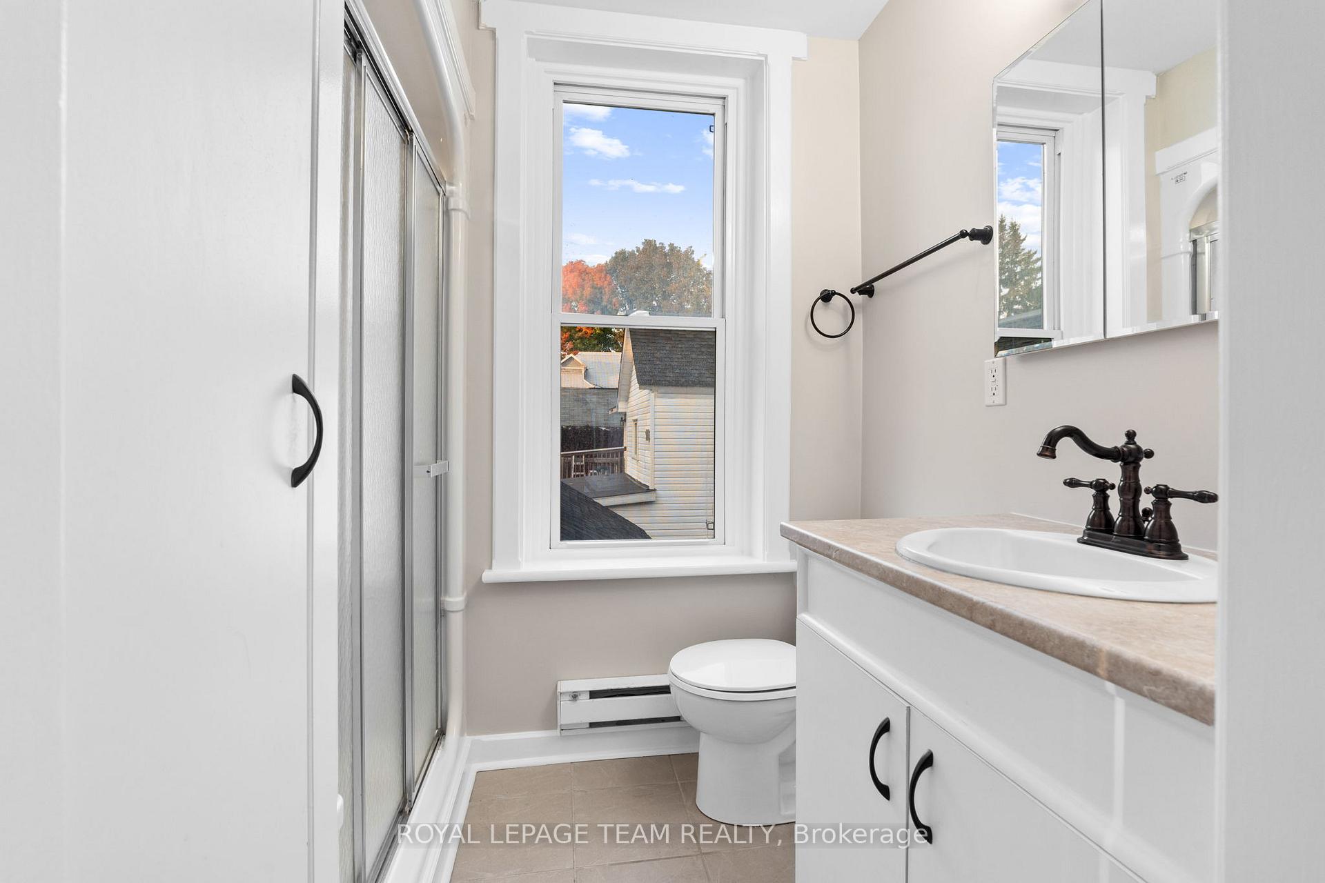 Photo 14 of Unit 2, 258 John Street N, Arnprior — HOMEH