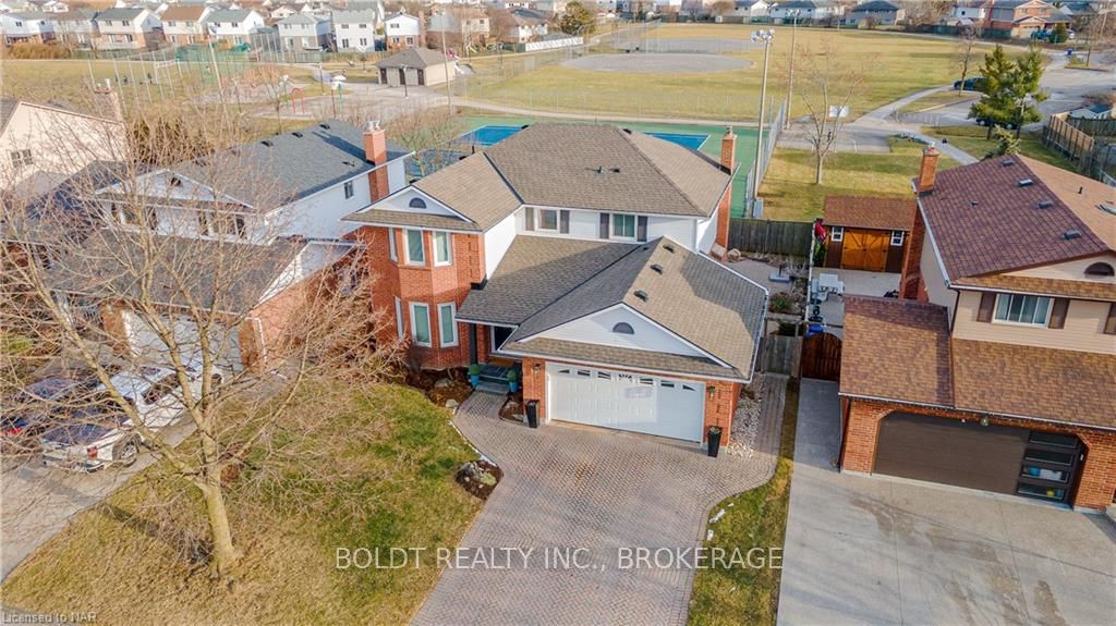 Photo 2 of 10 Flannery Lane, Thorold, Confederation Heights — HOMEH