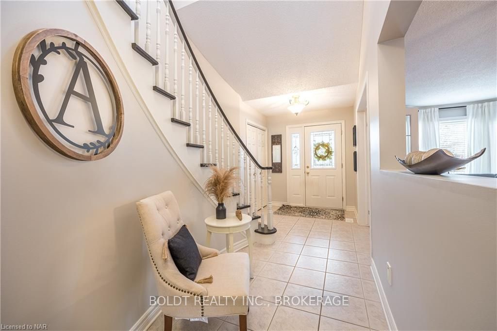 Photo 6 of 10 Flannery Lane, Thorold, Confederation Heights — HOMEH