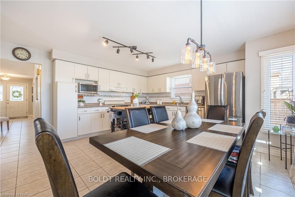 Photo 12 of 10 Flannery Lane, Thorold, Confederation Heights — HOMEH
