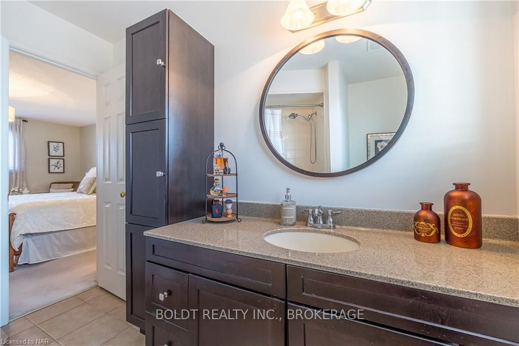 Photo 24 of 10 Flannery Lane, Thorold, Confederation Heights — HOMEH