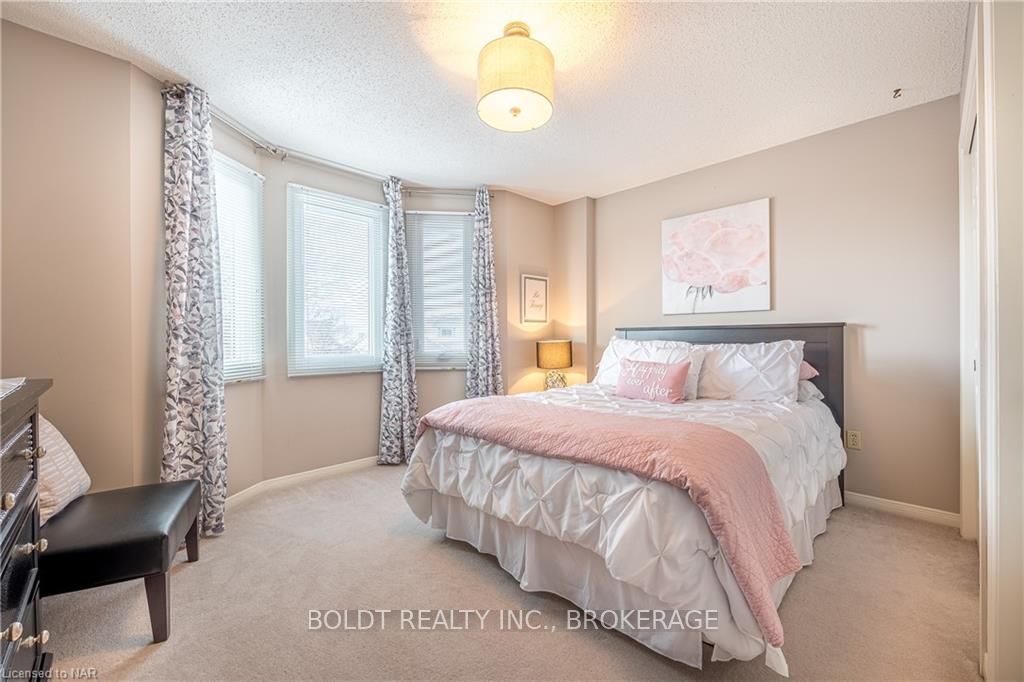 Photo 26 of 10 Flannery Lane, Thorold, Confederation Heights — HOMEH