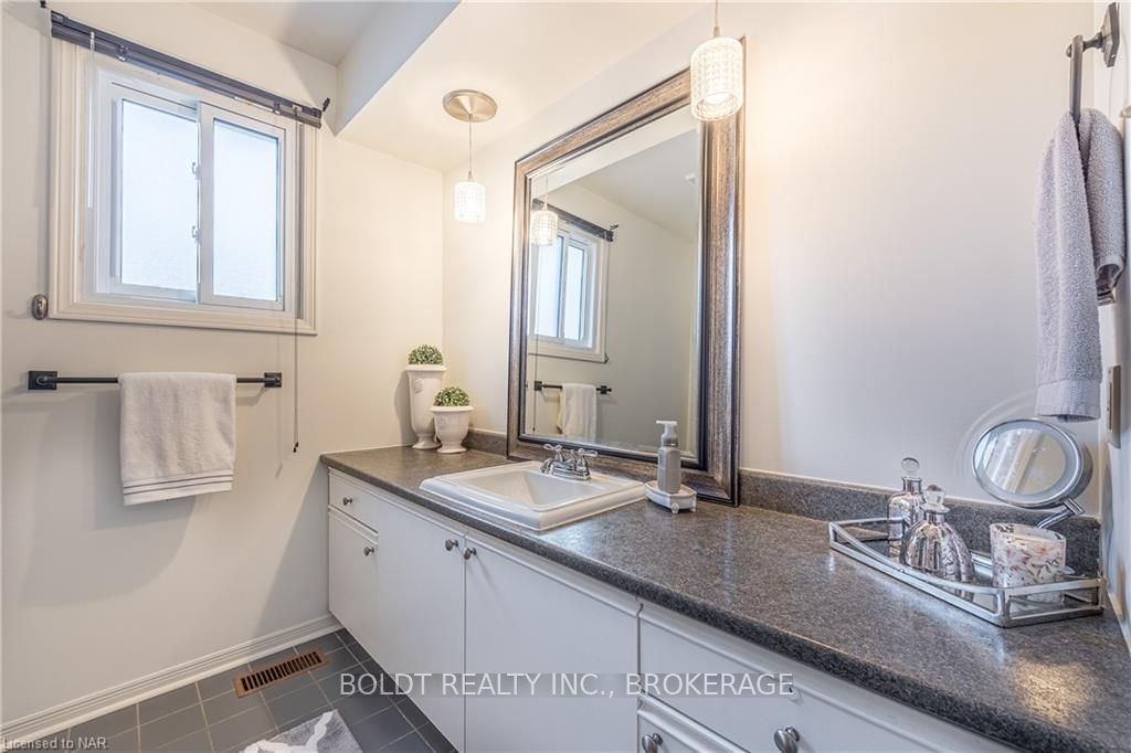 Photo 28 of 10 Flannery Lane, Thorold, Confederation Heights — HOMEH