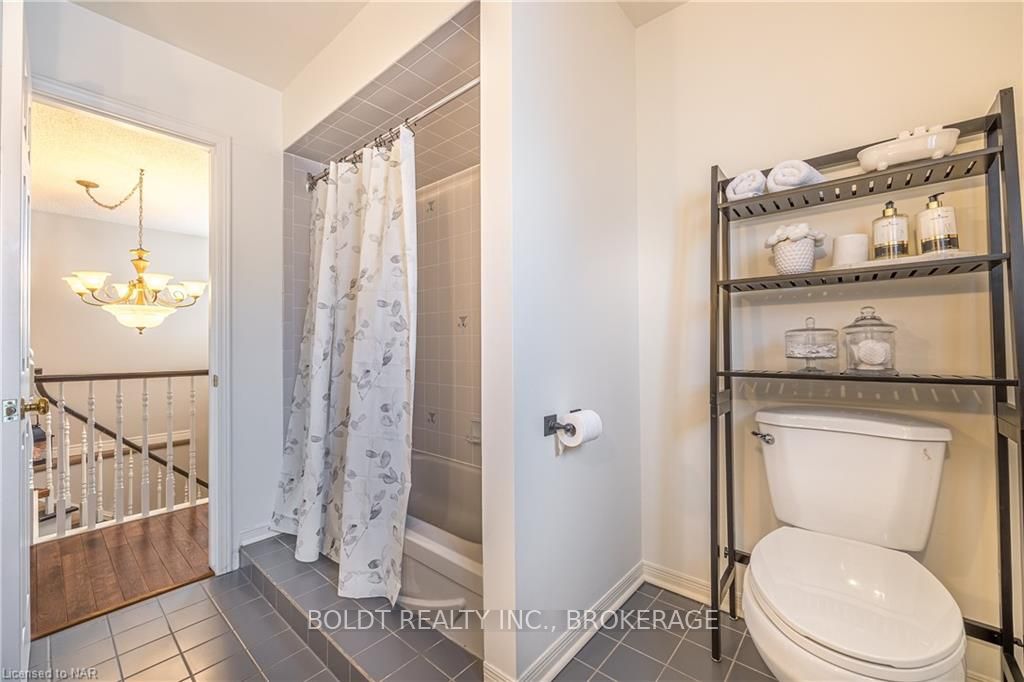 Photo 29 of 10 Flannery Lane, Thorold, Confederation Heights — HOMEH