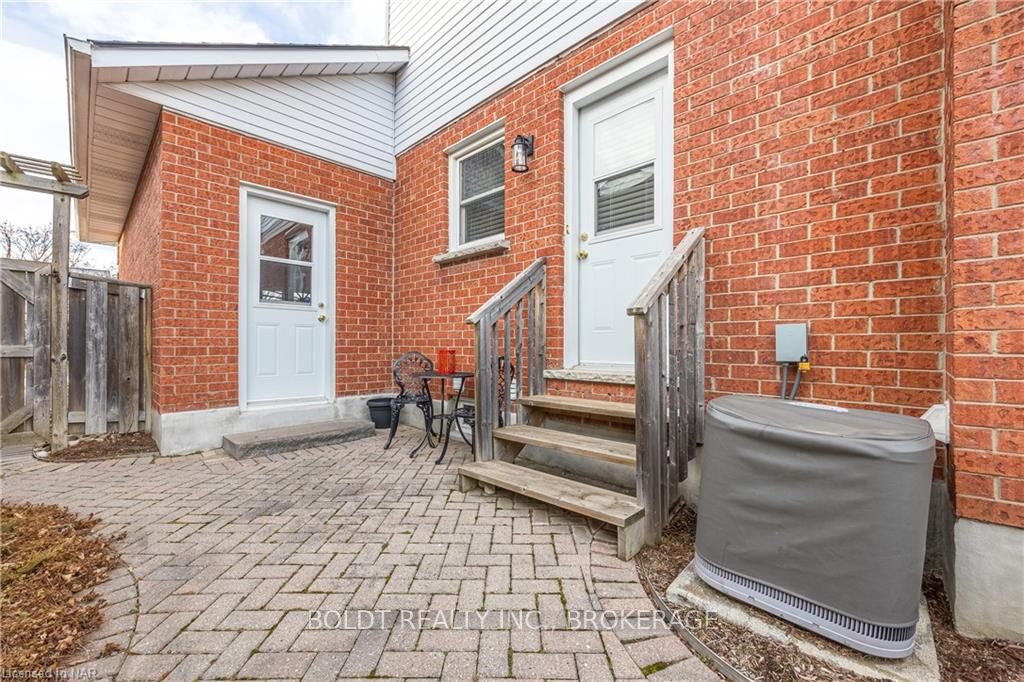 Photo 41 of 10 Flannery Lane, Thorold, Confederation Heights — HOMEH