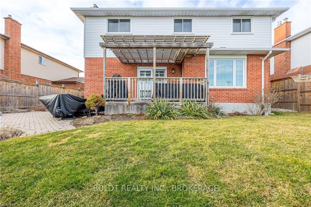 Photo 44 of 10 Flannery Lane, Thorold, Confederation Heights — HOMEH