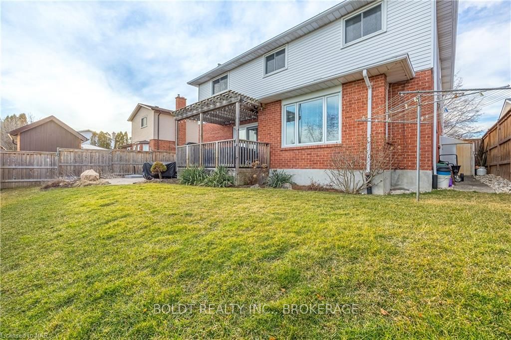 Photo 45 of 10 Flannery Lane, Thorold, Confederation Heights — HOMEH