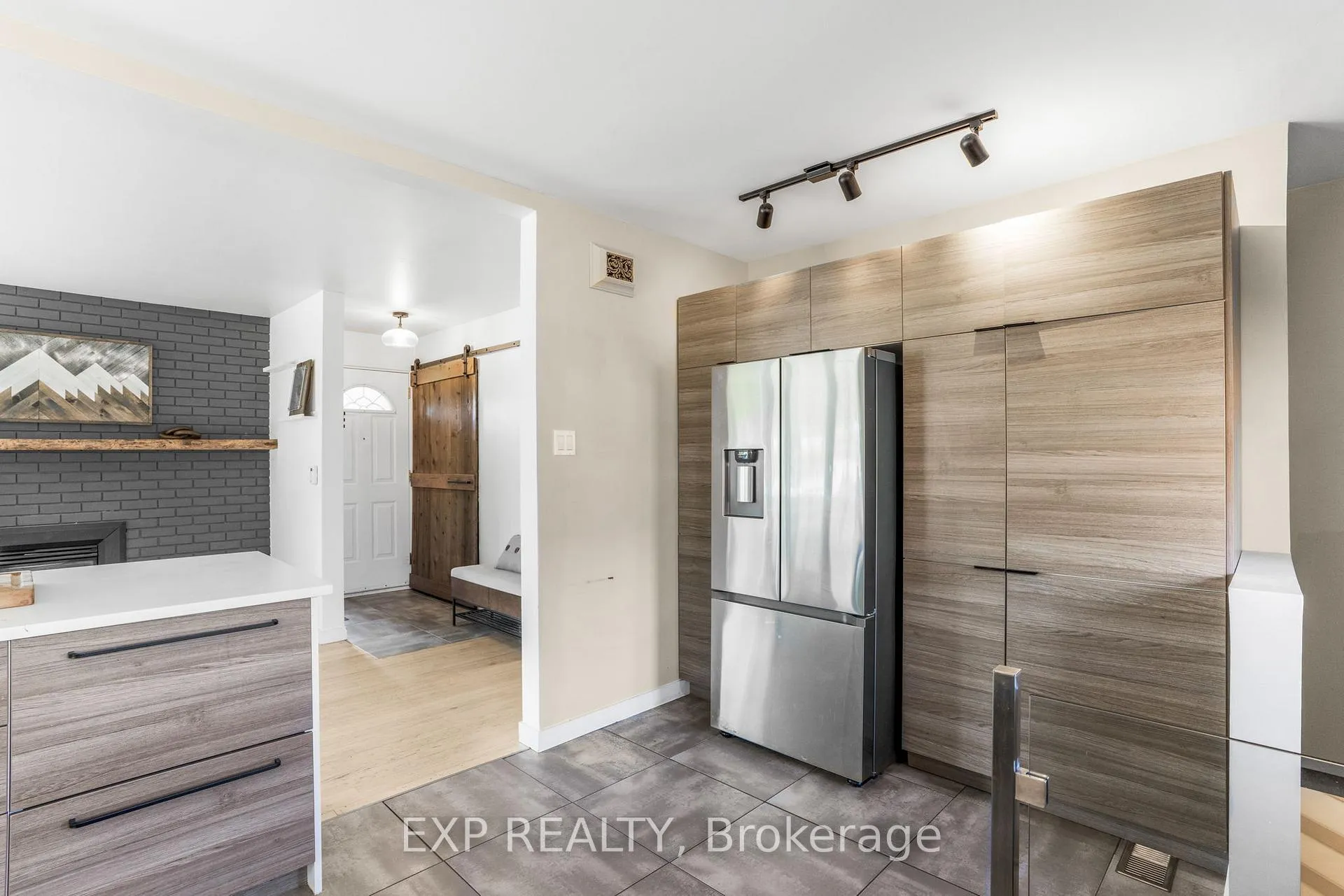 Photo 10 of 4 Aberfeldy Street, Ottawa, Arbeatha Park — HOMEH