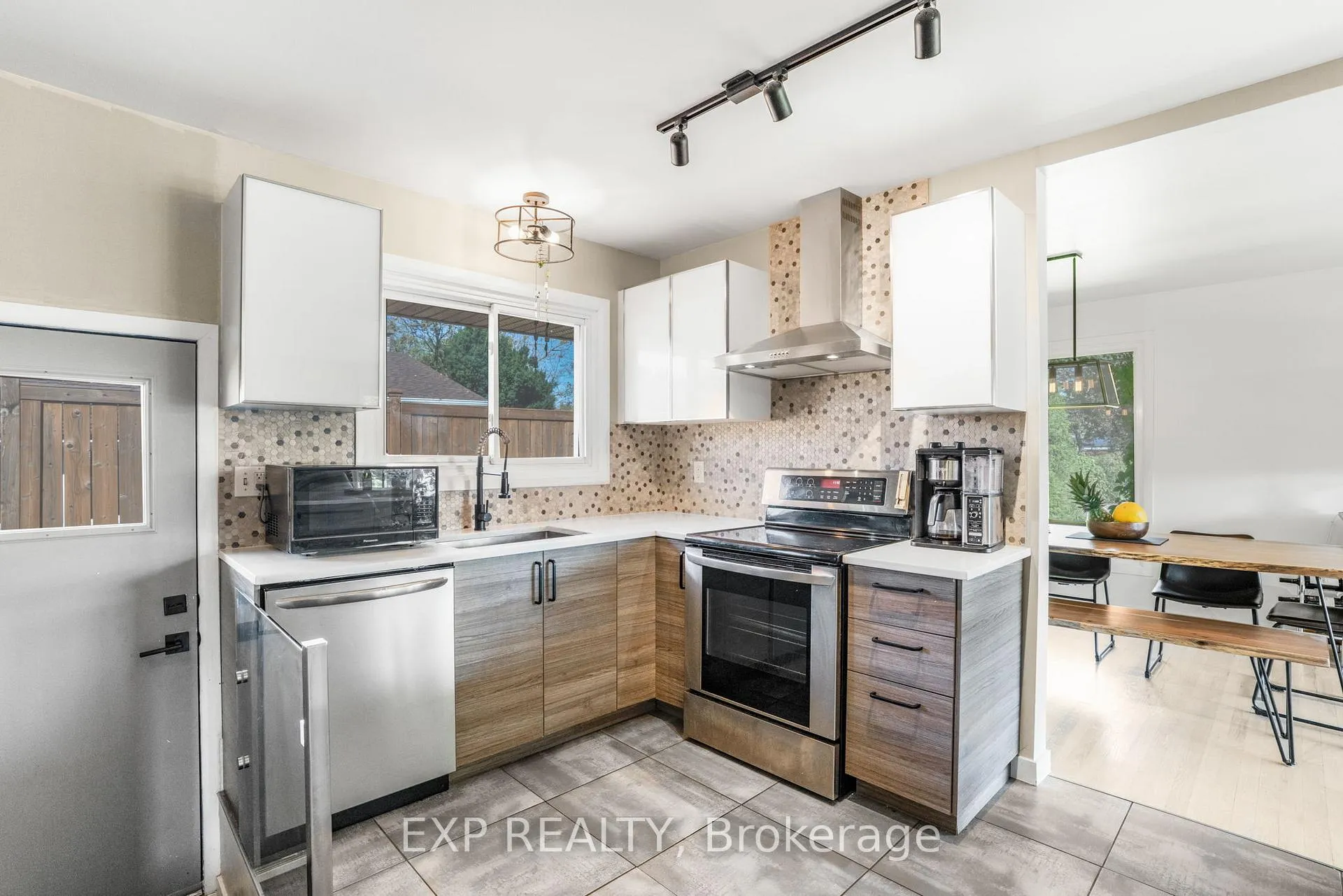 Photo 11 of 4 Aberfeldy Street, Ottawa, Arbeatha Park — HOMEH