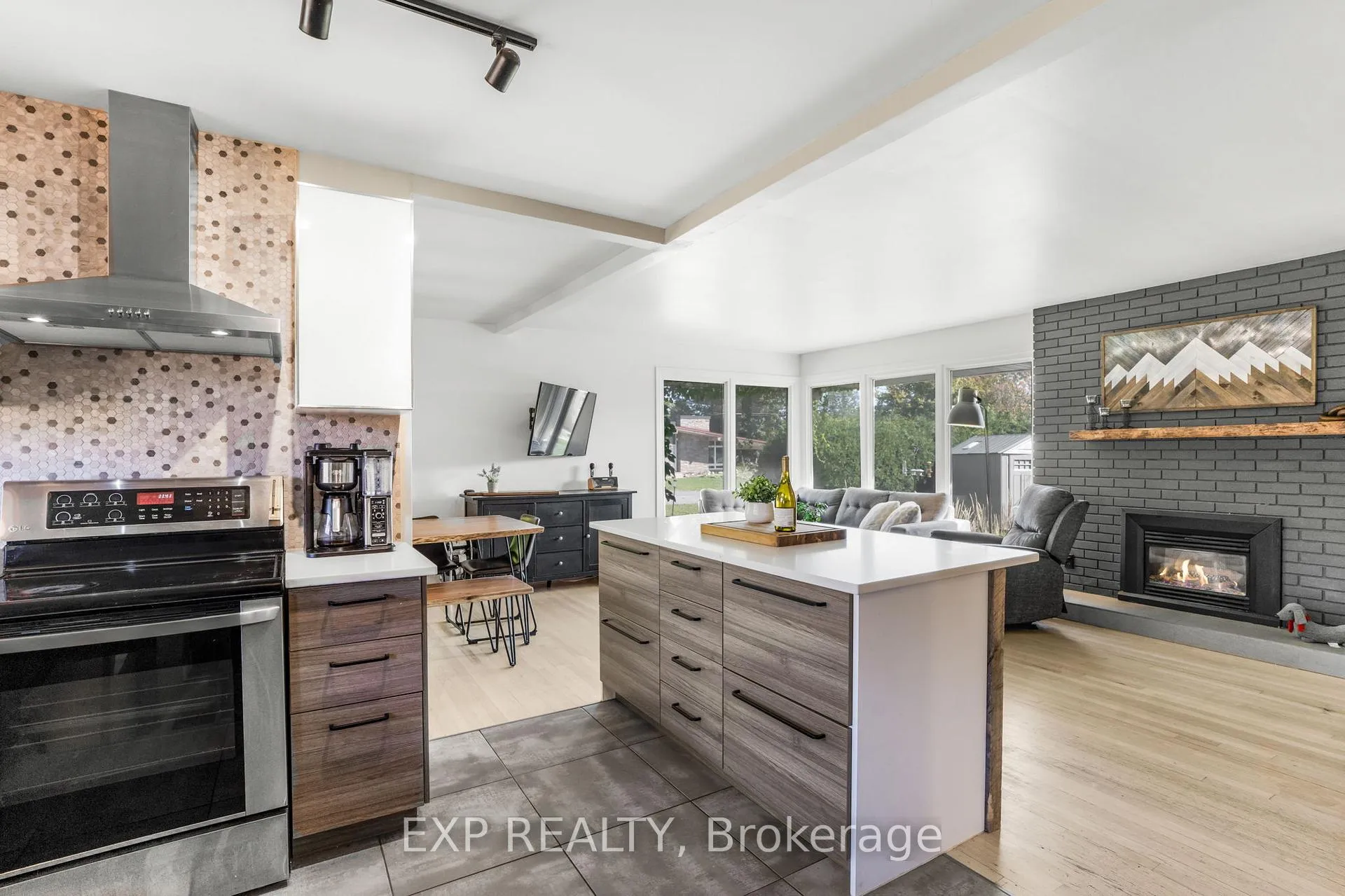 Photo 12 of 4 Aberfeldy Street, Ottawa, Arbeatha Park — HOMEH