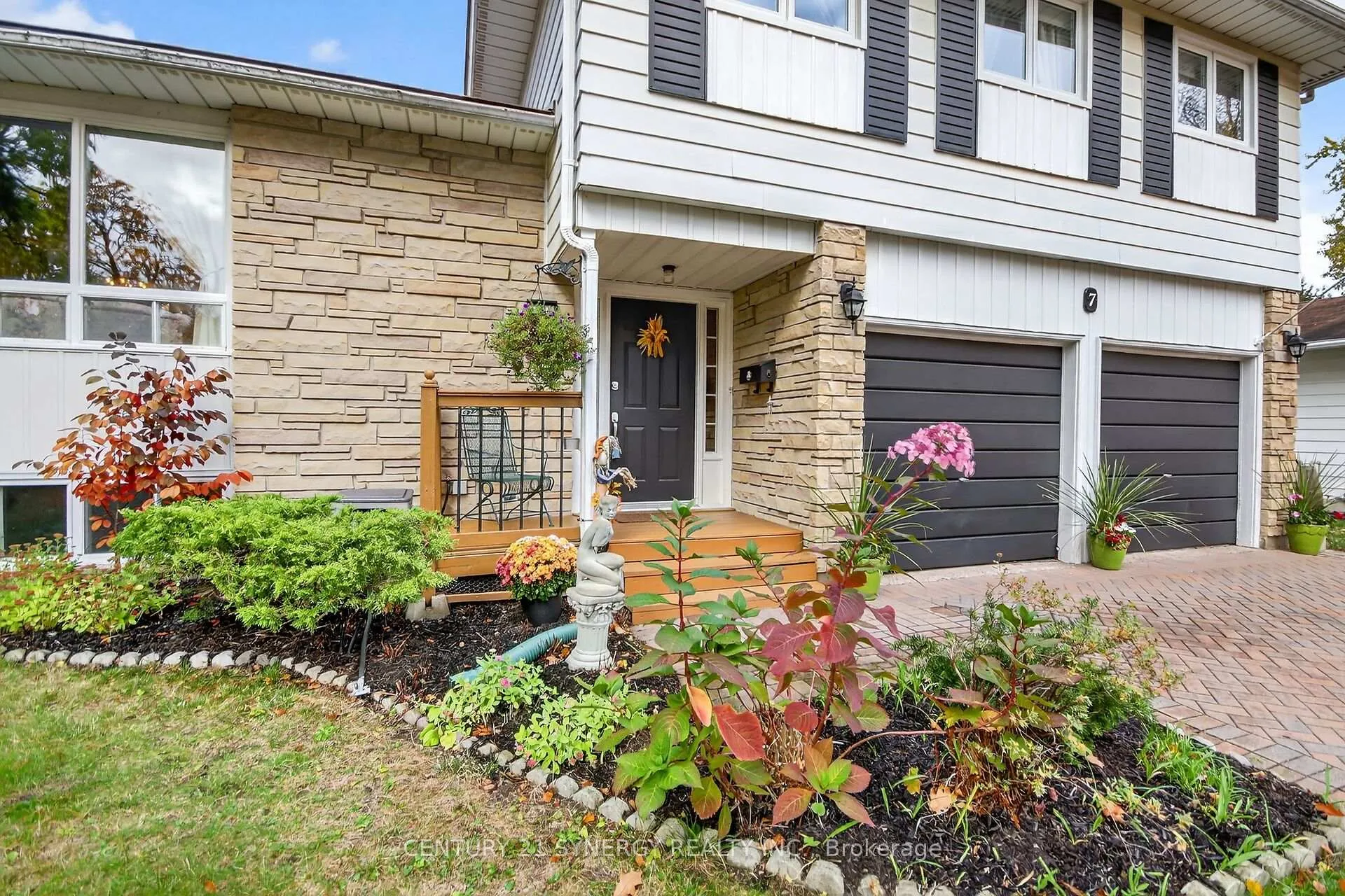 Photo 6 of 7 St Remy Drive, Ottawa, Barrhaven - Pheasant Run — HOMEH