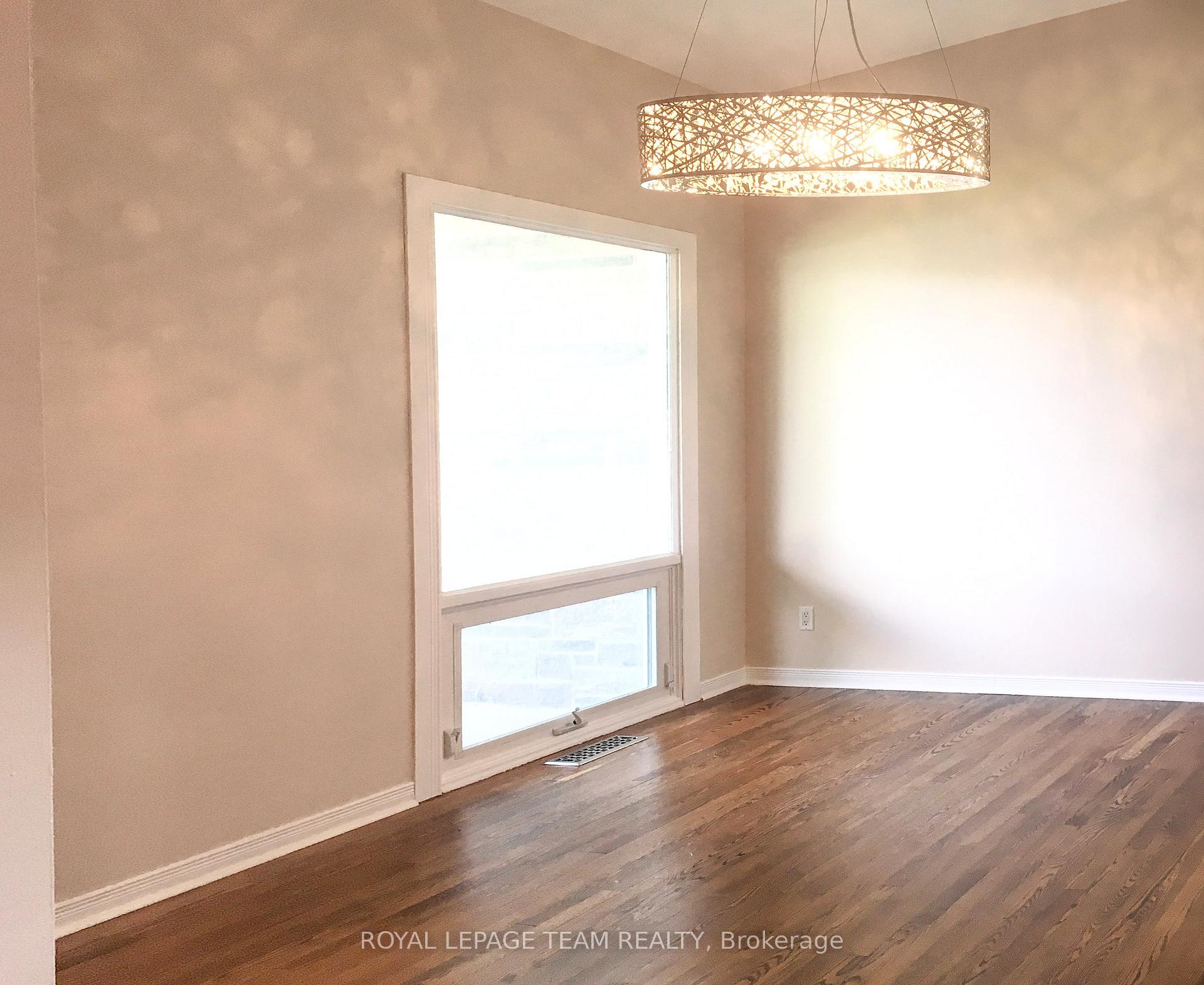 Photo 7 of 631 Glenhurst Crescent, Ottawa, Beacon Hill North — HOMEH