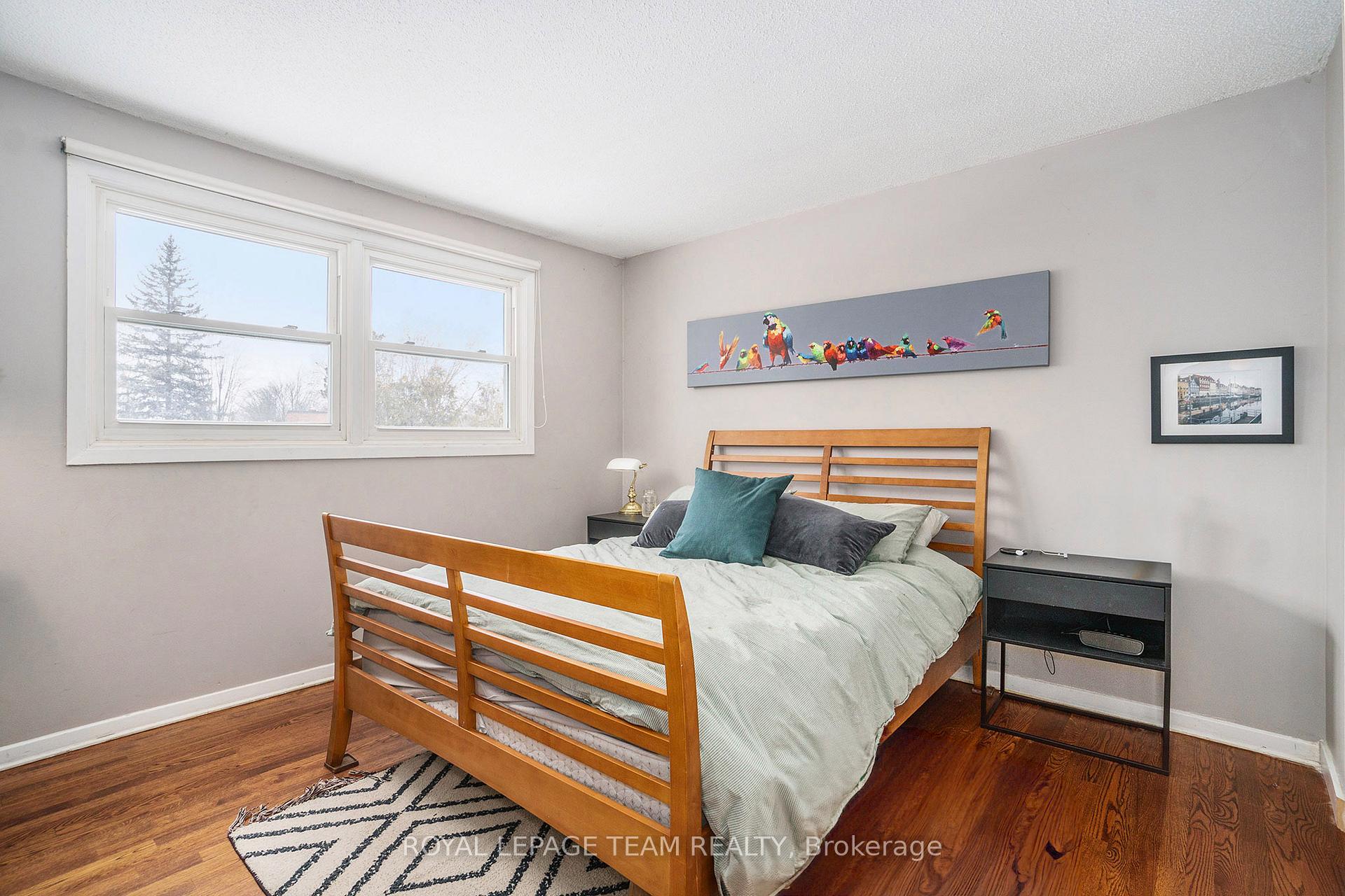 Photo 8 of 631 Glenhurst Crescent, Ottawa, Beacon Hill North — HOMEH