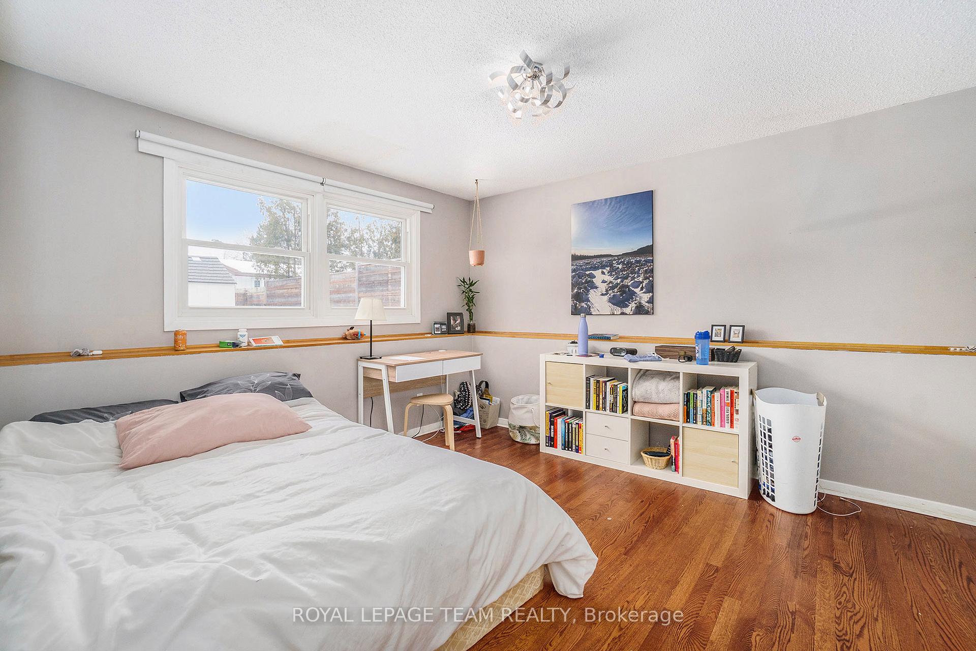 Photo 9 of 631 Glenhurst Crescent, Ottawa, Beacon Hill North — HOMEH