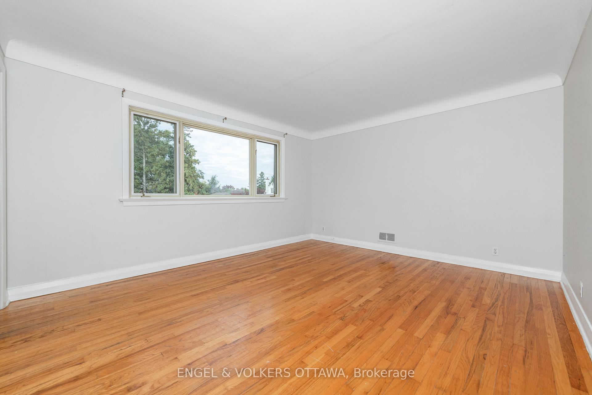 Photo 10 of Unit 3, 1112 Richard Avenue, Ottawa, Billings Bridge — HOMEH