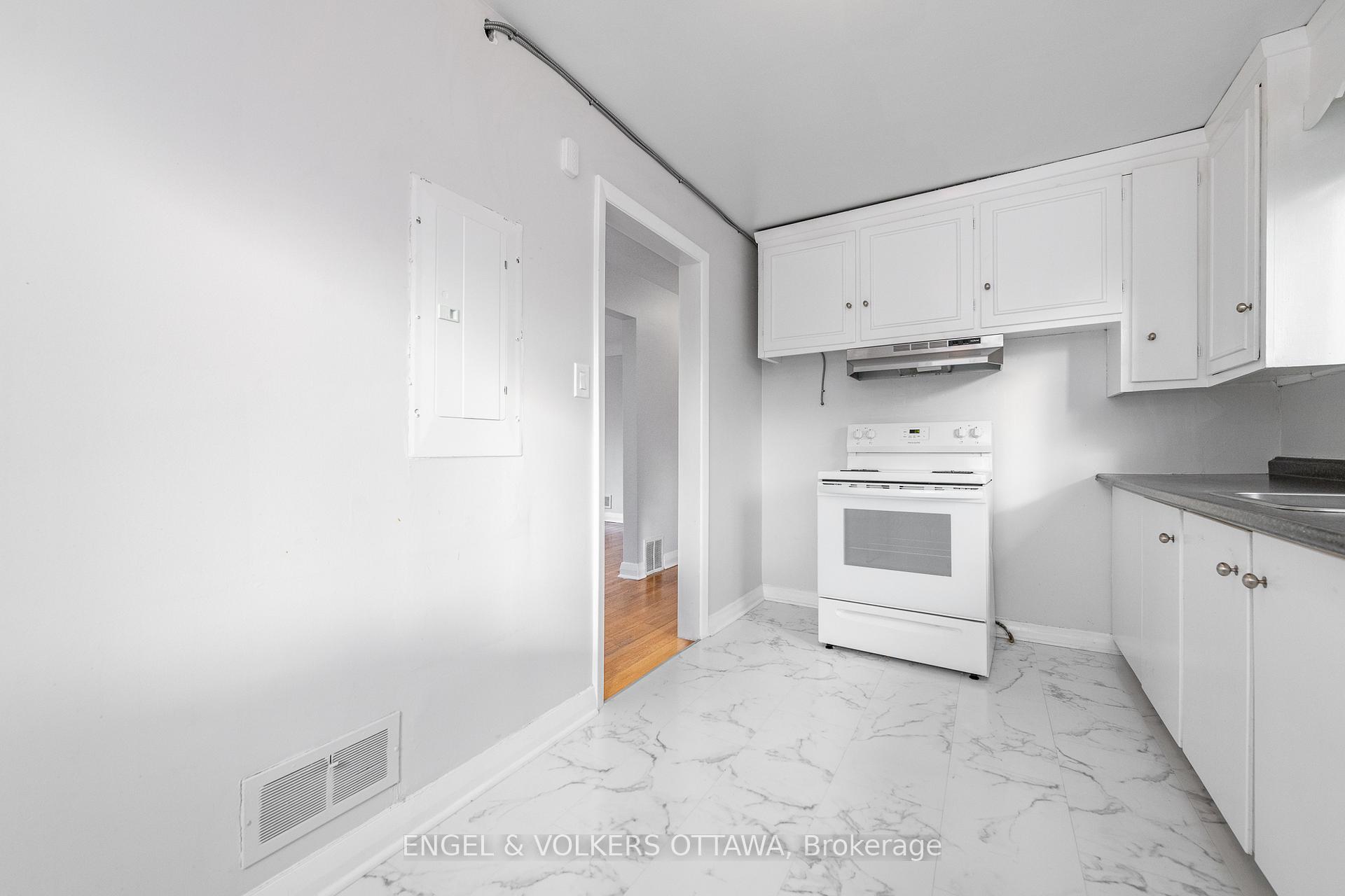 Photo 11 of Unit 3, 1112 Richard Avenue, Ottawa, Billings Bridge — HOMEH