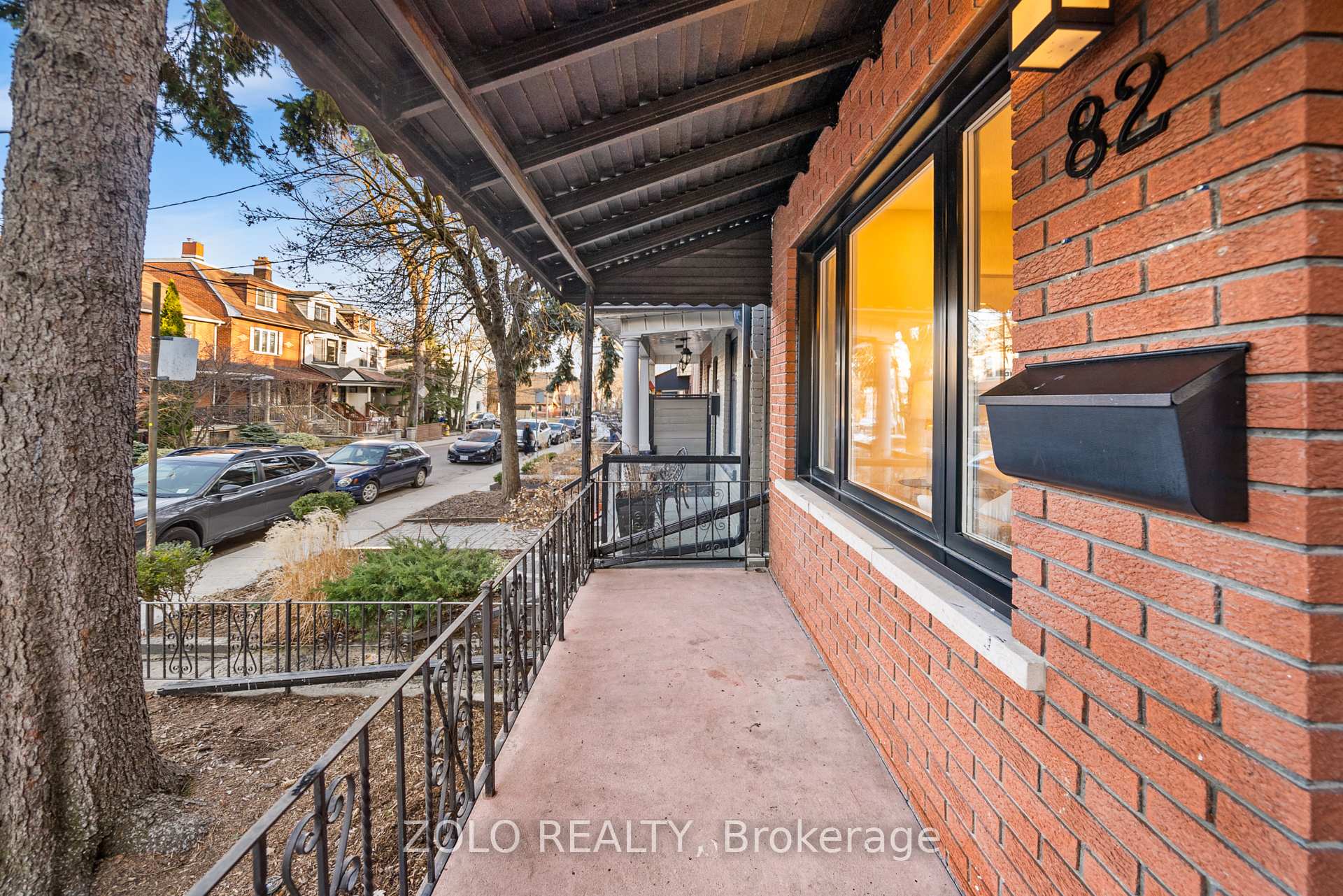 Photo 3 of 82 Bellwoods Avenue, Toronto, Trinity-Bellwoods — HOMEH