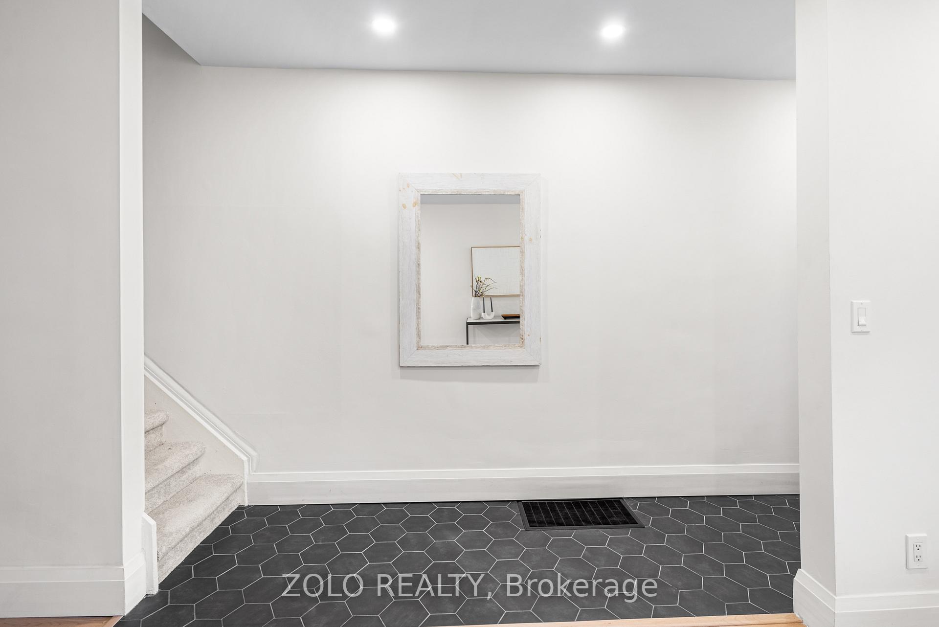 Photo 10 of 82 Bellwoods Avenue, Toronto, Trinity-Bellwoods — HOMEH