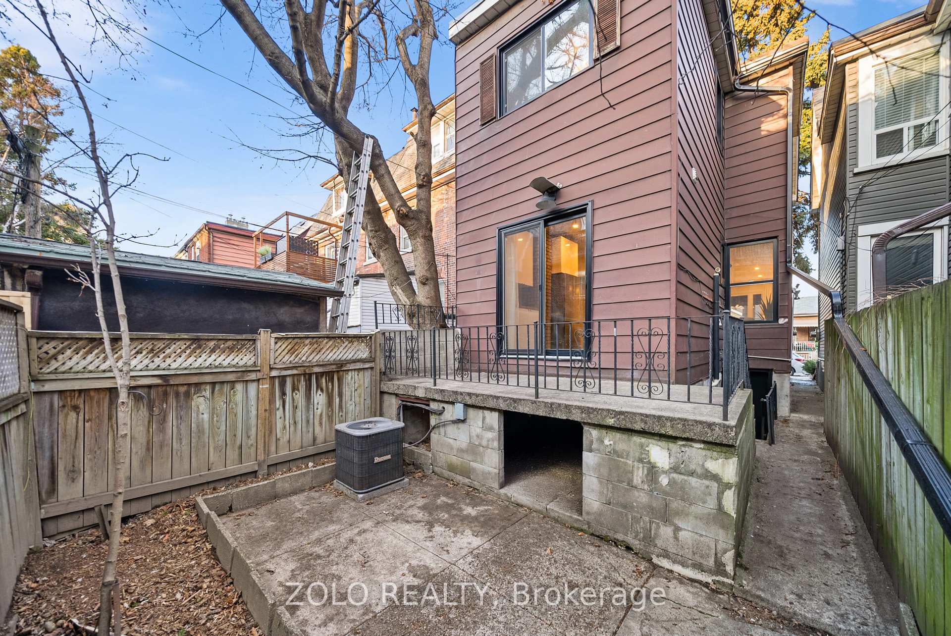 Photo 47 of 82 Bellwoods Avenue, Toronto, Trinity-Bellwoods — HOMEH