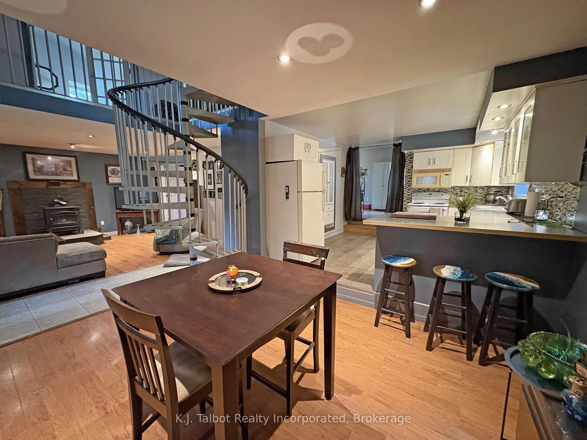 Photo 8 of 82044 Bluewater Highway, Ashfield-Colborne-Wawanosh, Colborne — HOMEH