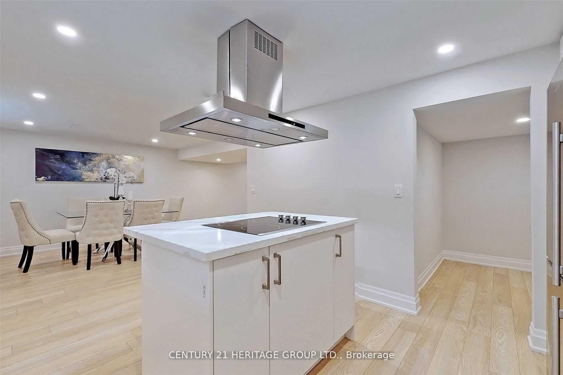 Photo 3 of Unit Bsmt, 44 Devins Drive, Aurora, Aurora Heights — HOMEH