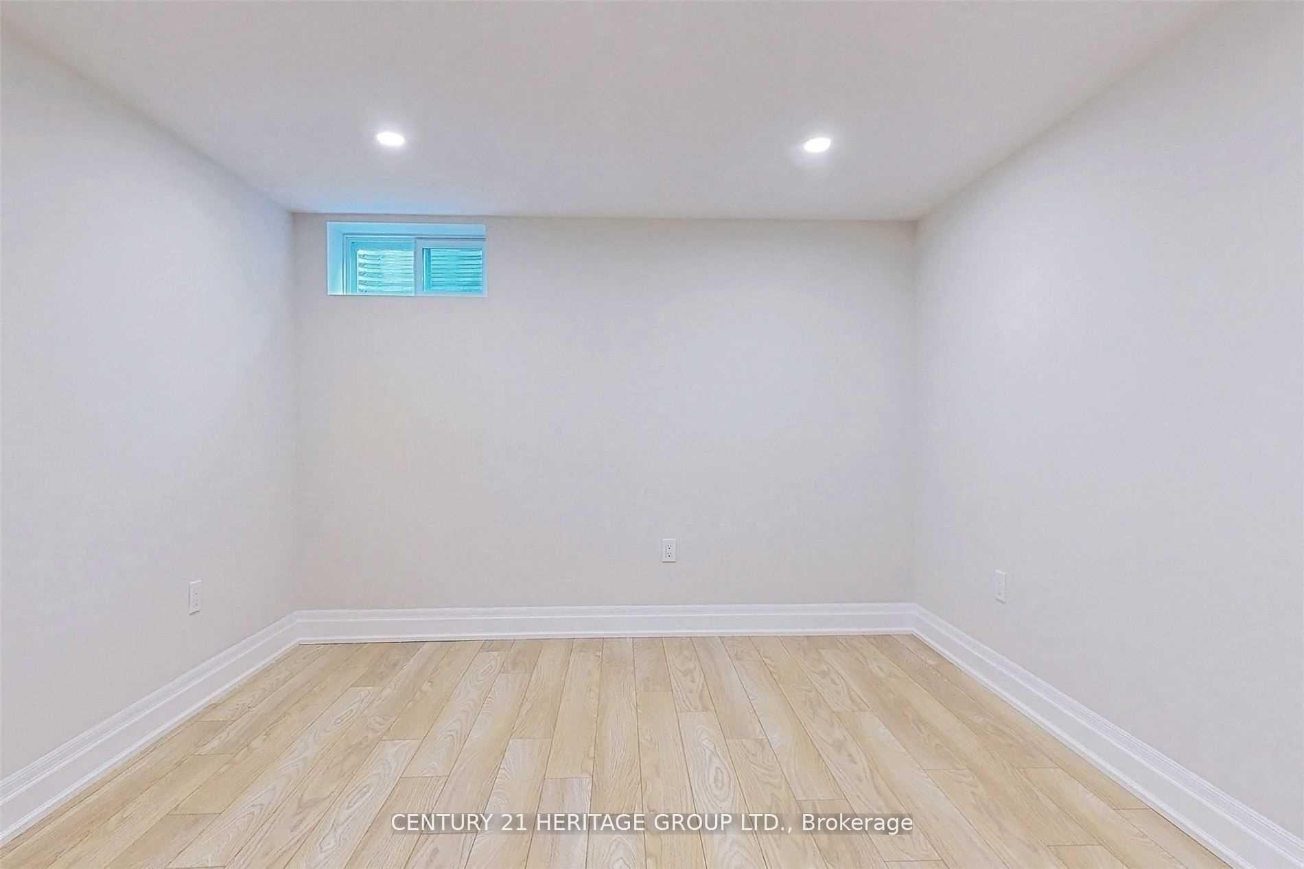 Photo 10 of Unit Bsmt, 44 Devins Drive, Aurora, Aurora Heights — HOMEH