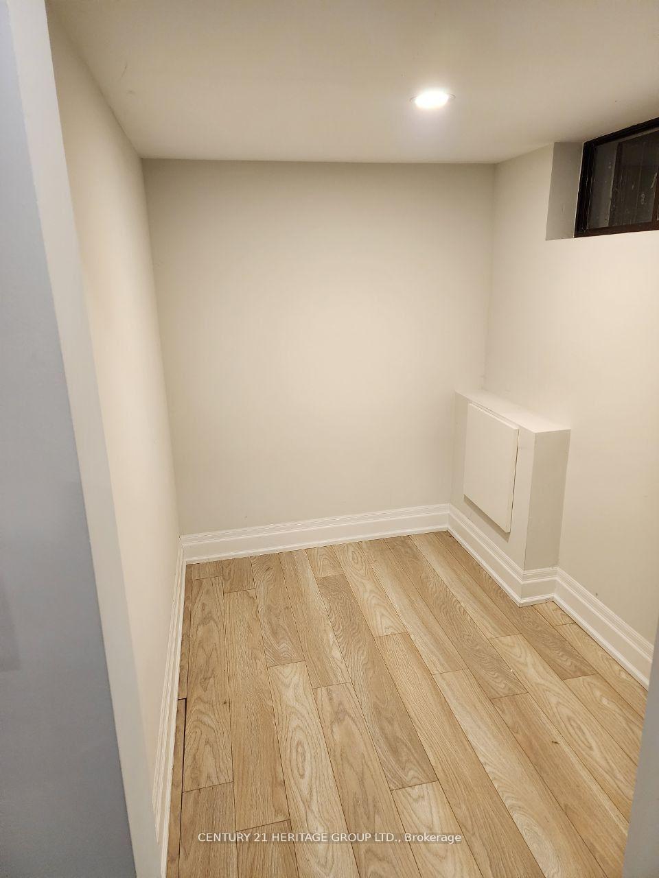 Photo 6 of Unit Bsmt, 44 Devins Drive, Aurora, Aurora Heights — HOMEH