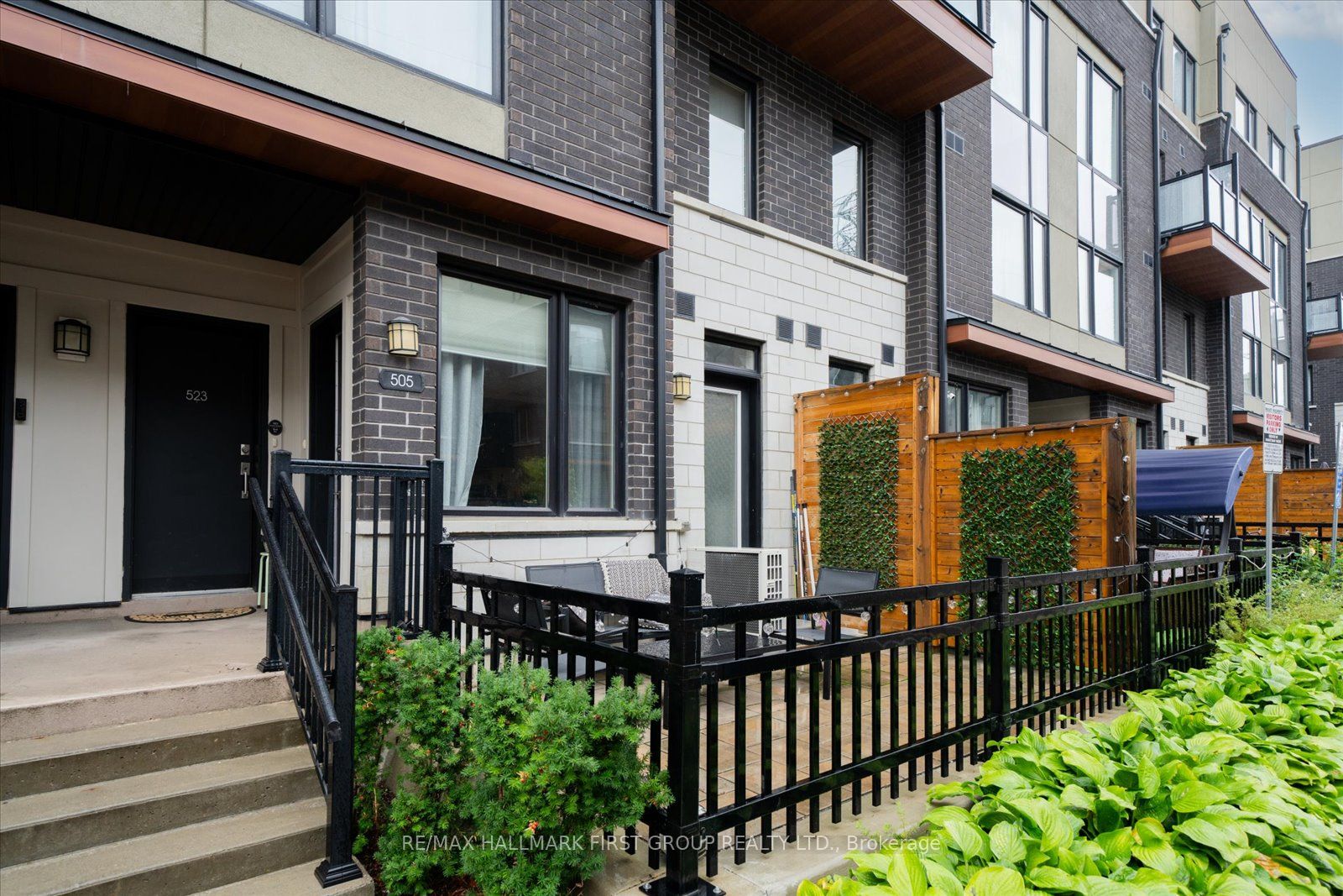 Photo 2 of Unit 505, 1555 Kingston Road, Pickering, Town Centre — HOMEH