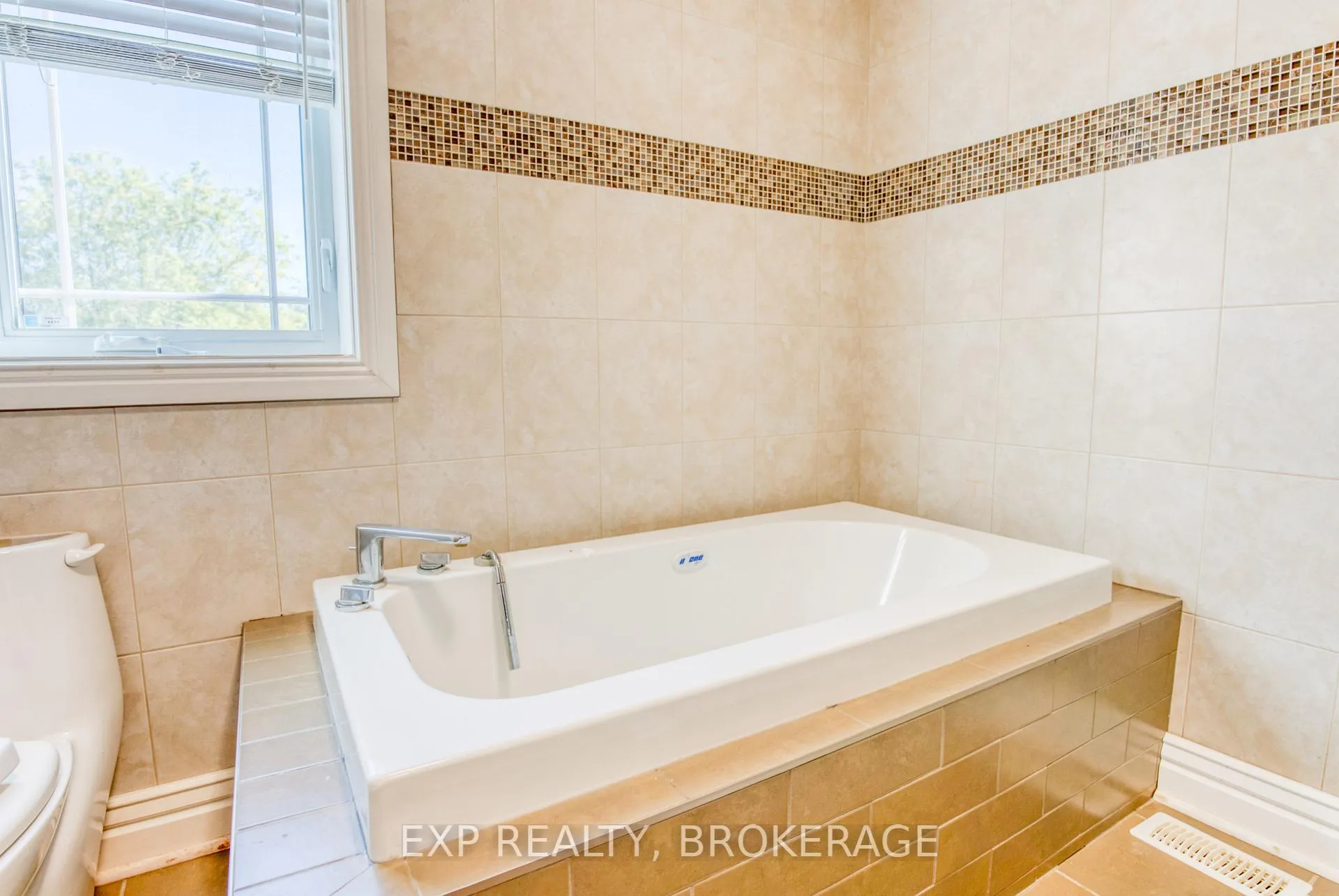 Photo 10 of 6 Oliver Road, Addington Highlands — HOMEH