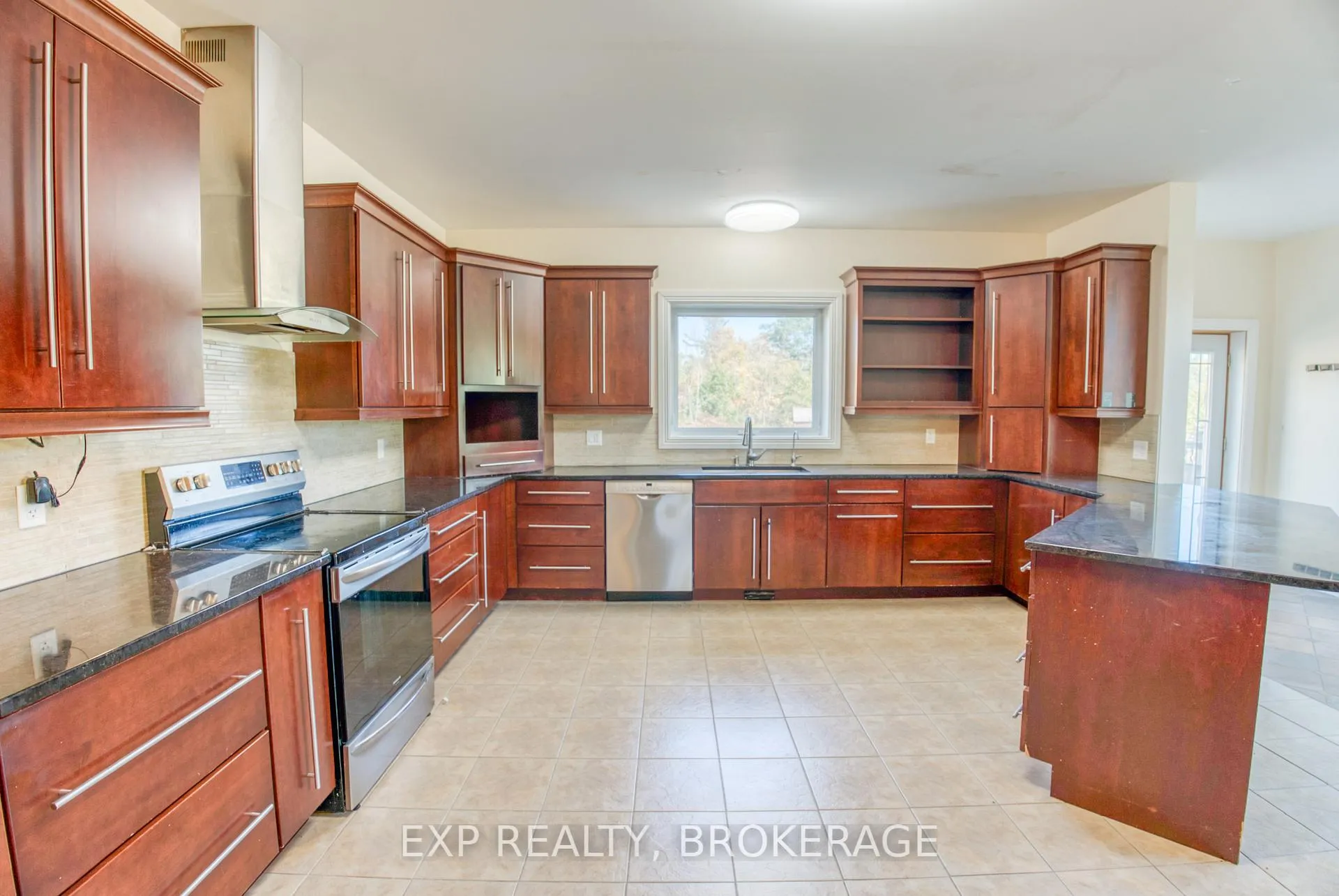 Photo 15 of 6 Oliver Road, Addington Highlands — HOMEH