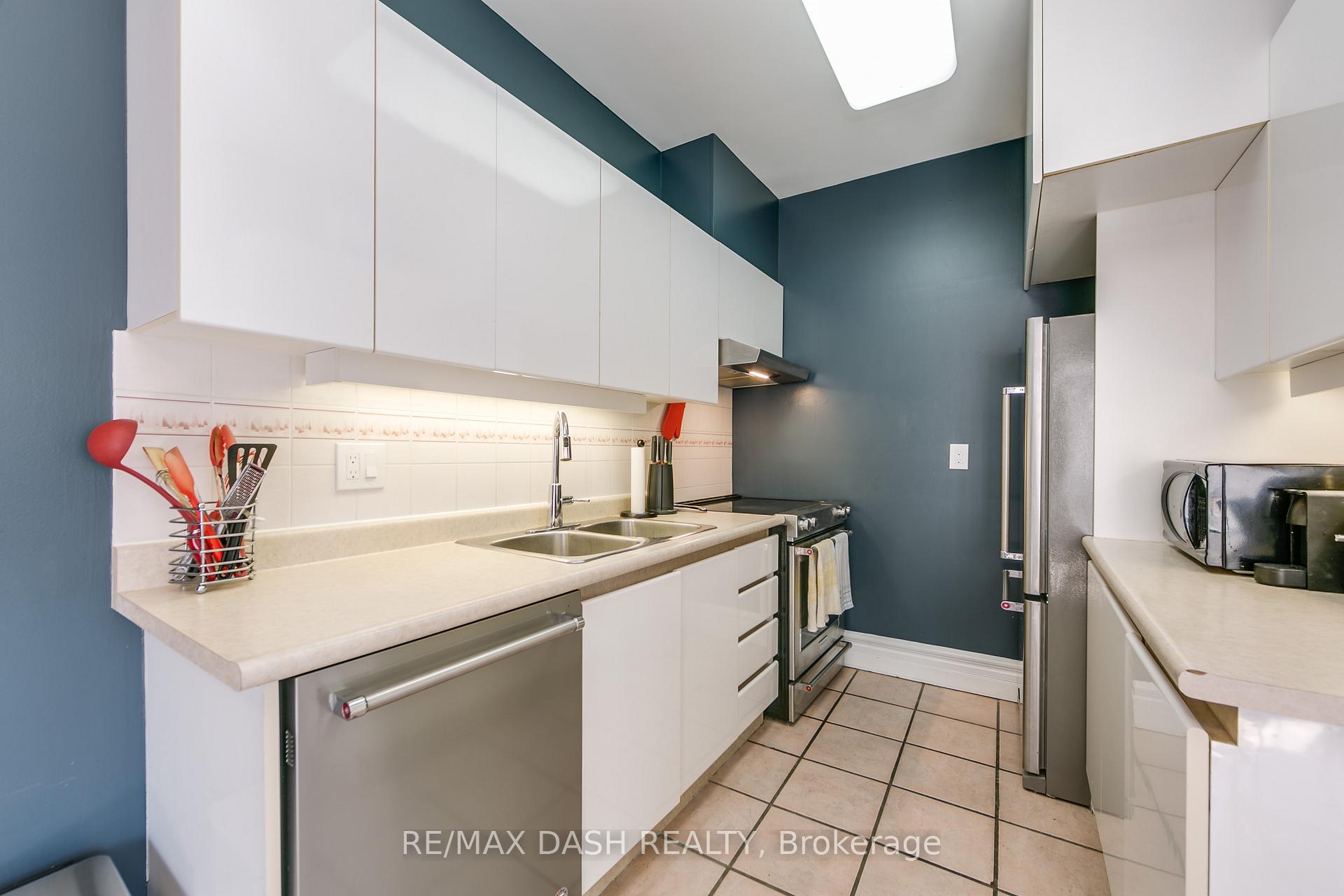 Photo 32 of Unit A, 388 Manning Avenue, Toronto, Palmerston-Little Italy — HOMEH