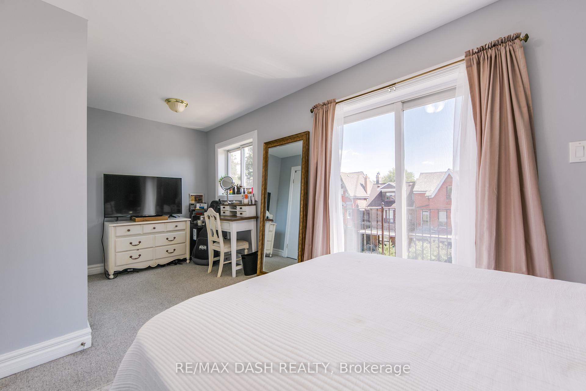 Photo 57 of Unit A, 388 Manning Avenue, Toronto, Palmerston-Little Italy — HOMEH