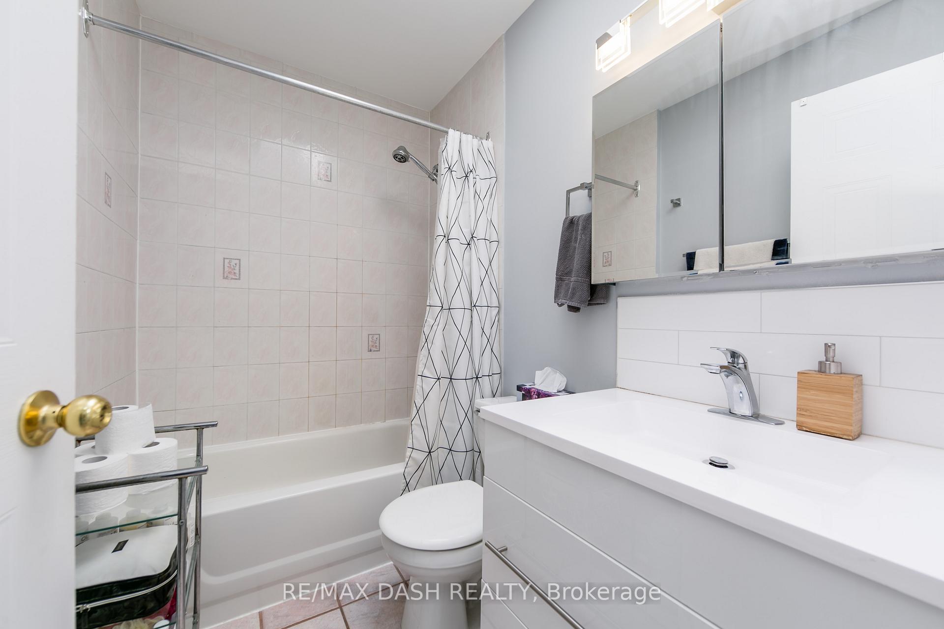 Photo 20 of Unit A, 388 Manning Avenue, Toronto, Palmerston-Little Italy — HOMEH