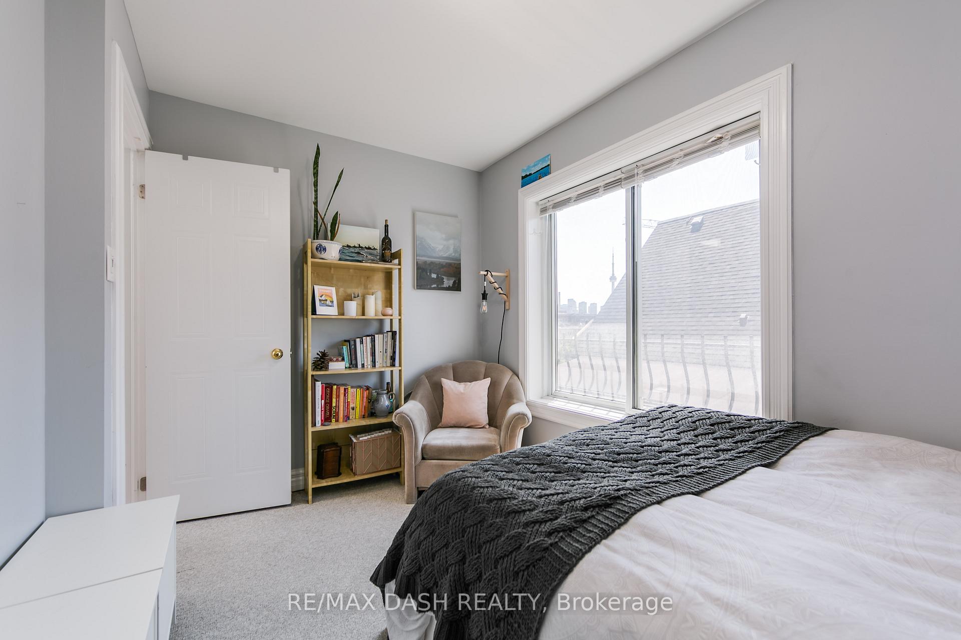 Photo 42 of Unit A, 388 Manning Avenue, Toronto, Palmerston-Little Italy — HOMEH
