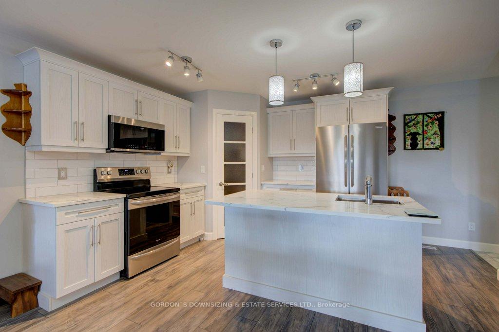 Photo 9 of 88 Glenview Crescent, Belleville, Belleville Ward — HOMEH